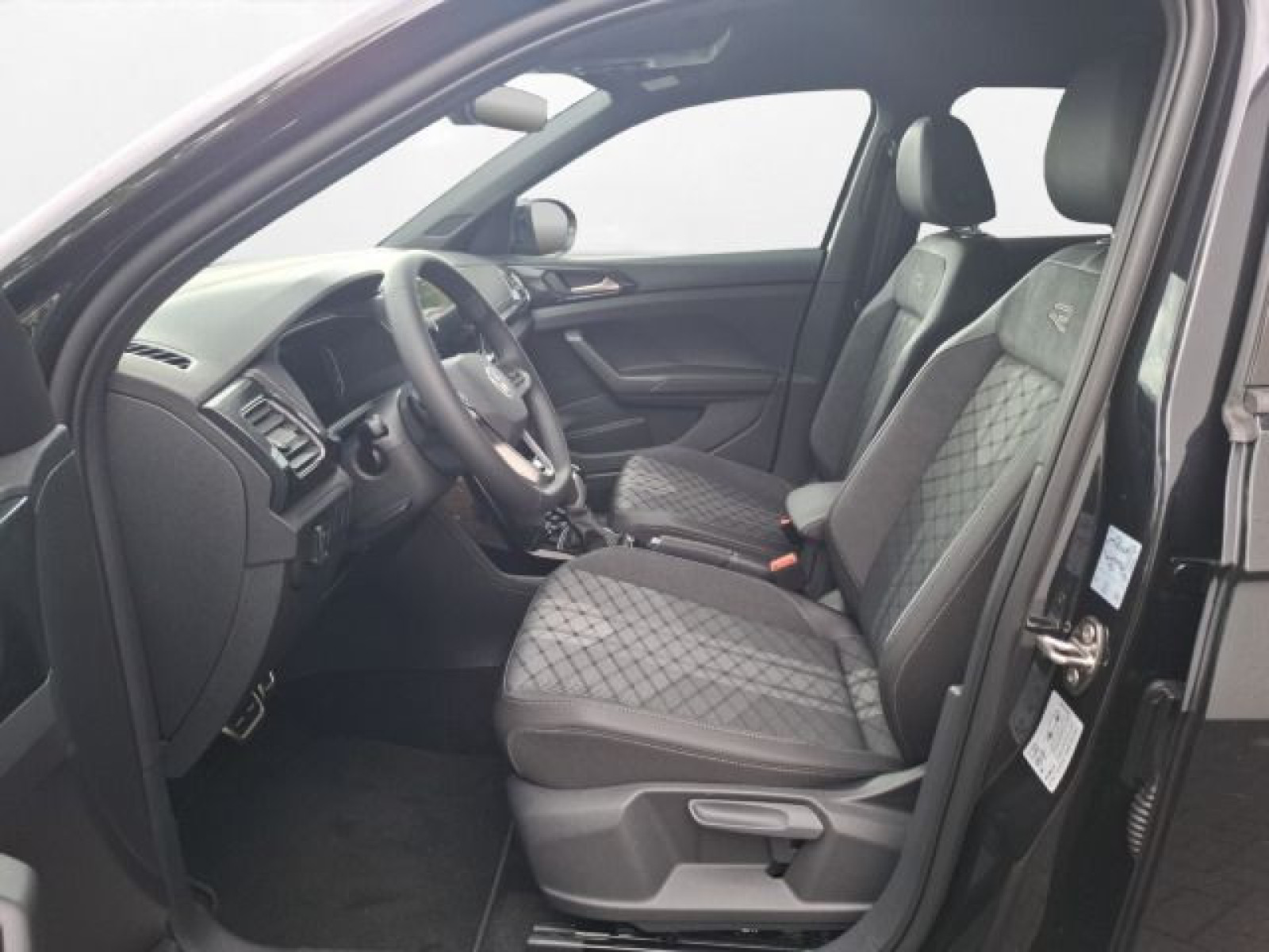 Volkswagen - T-Cross_4