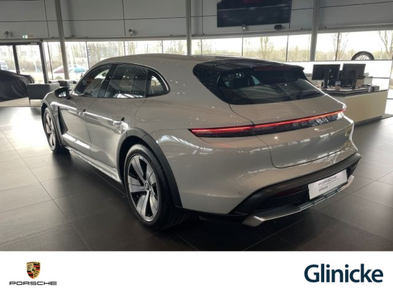 Porsche - Taycan_3