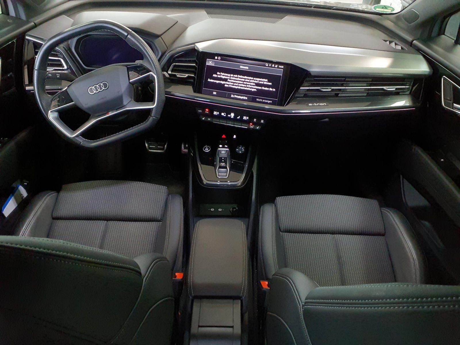 Audi - Q4_4