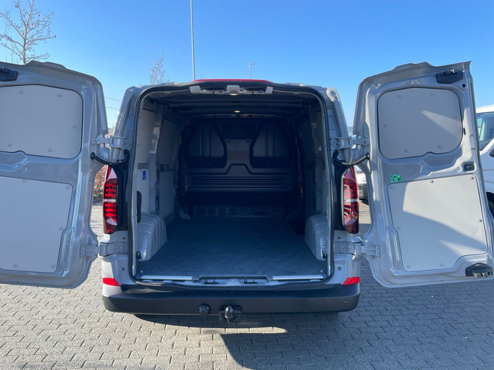 Volkswagen - T7 Transporter_5