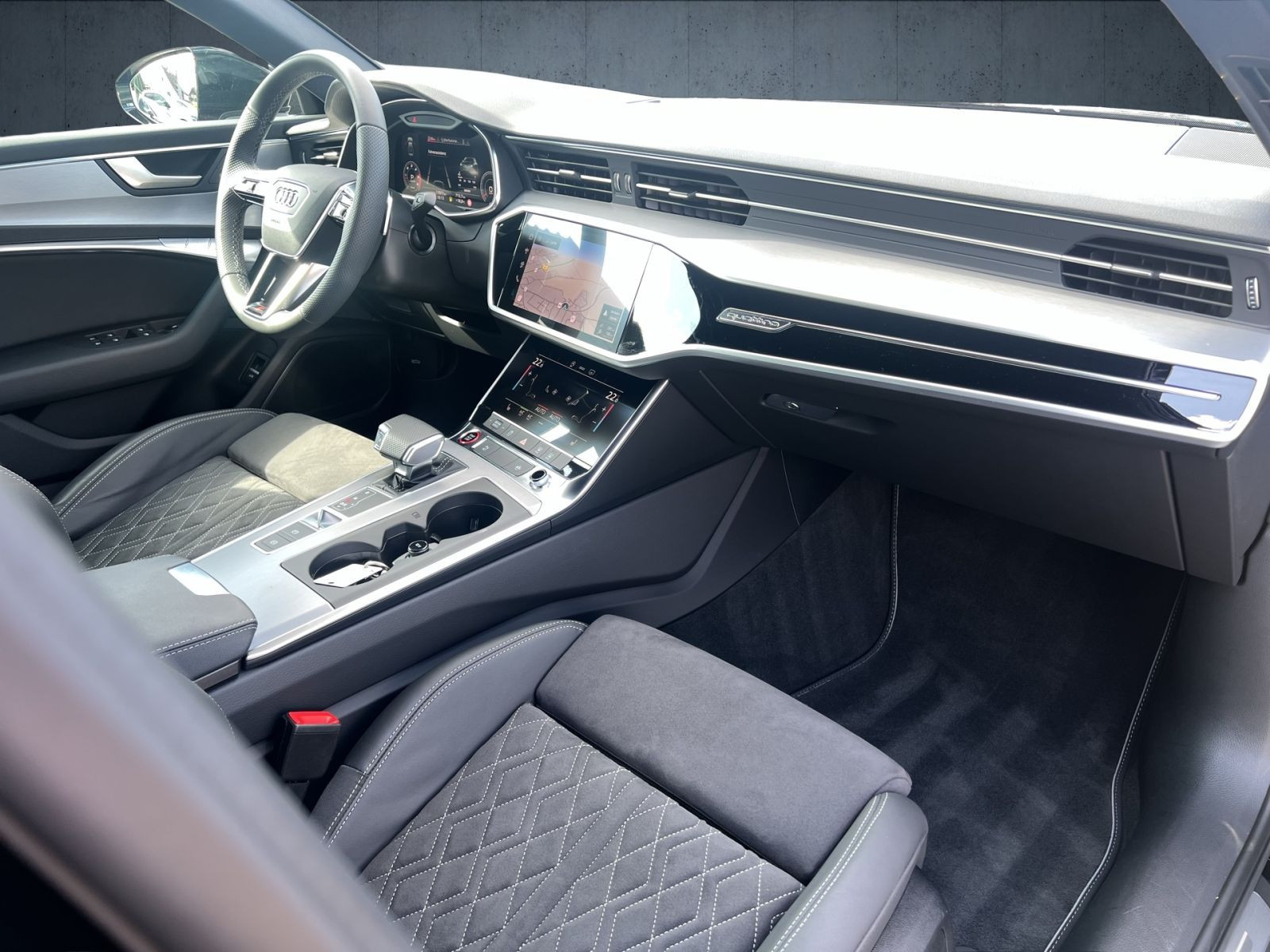 Audi - S6 Limousine_16
