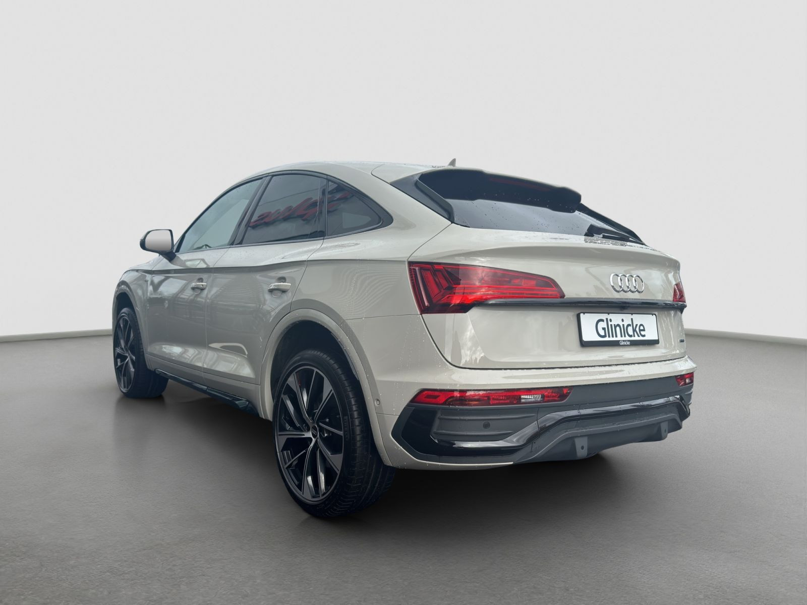 Audi - Q5_4 Audi - Q5_4