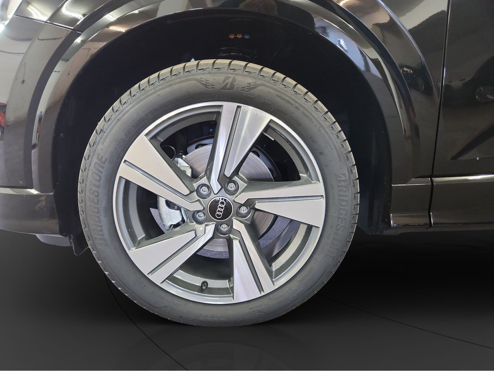 Audi - Q2_9
