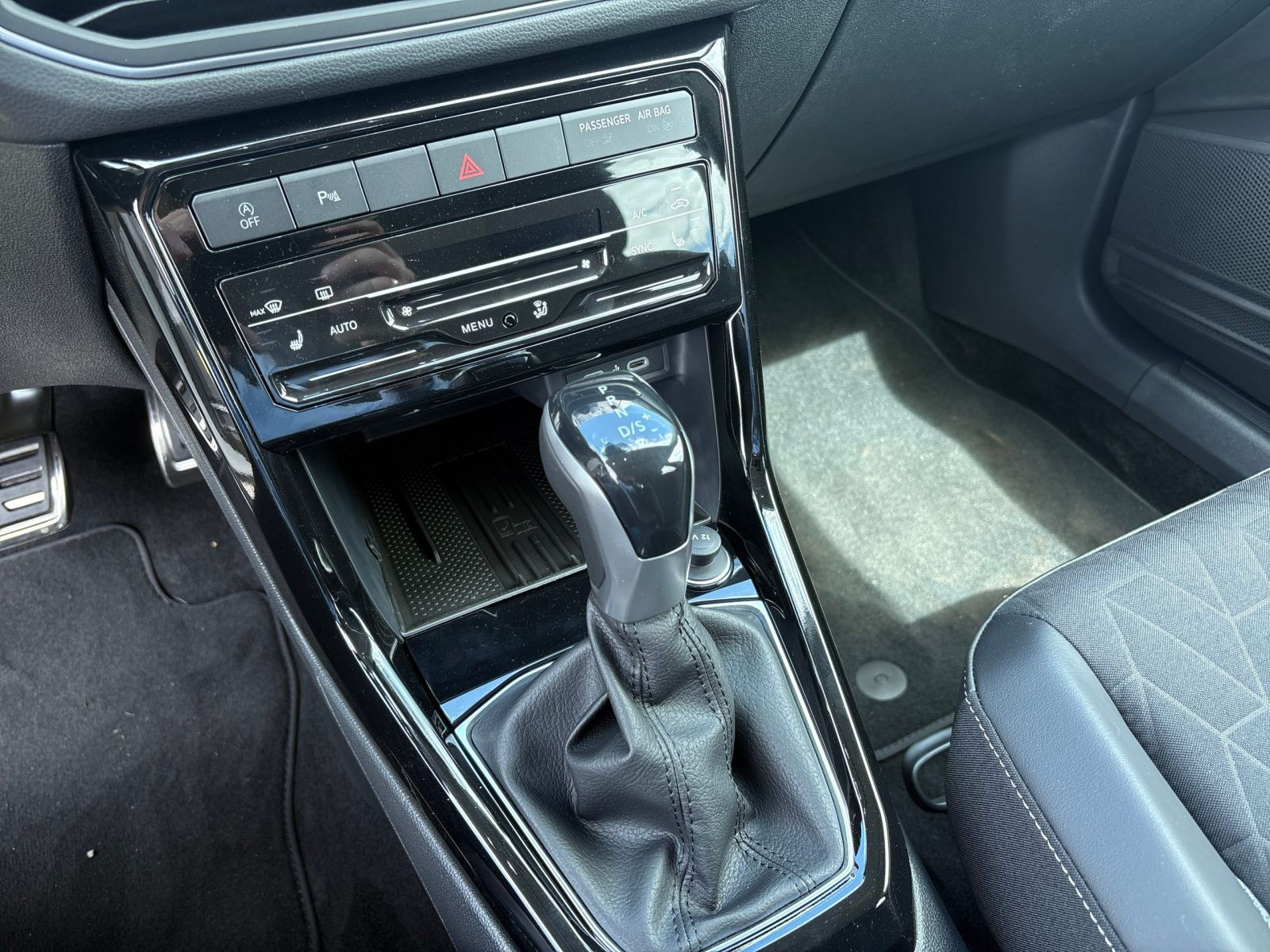 Volkswagen - T-Cross_20
