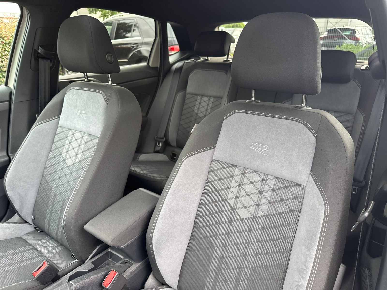 Volkswagen - Polo_11