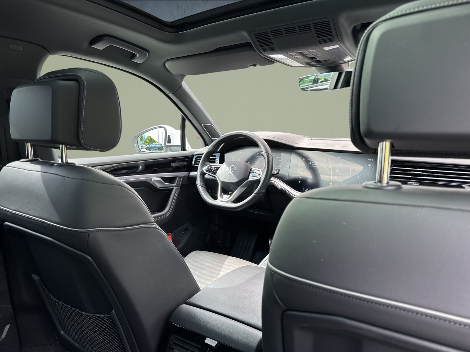 Volkswagen - Touareg_21