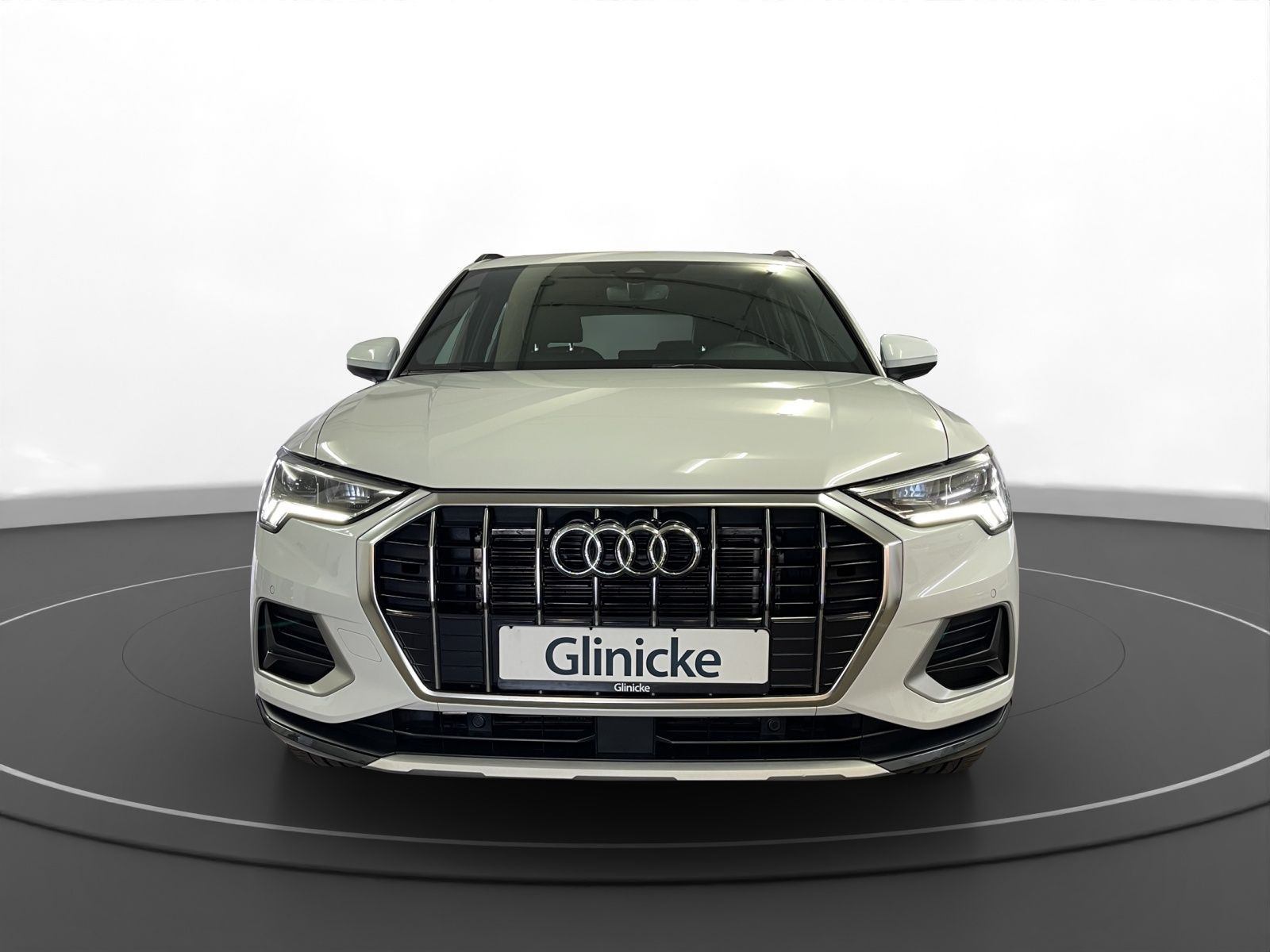 Audi - Q3_4