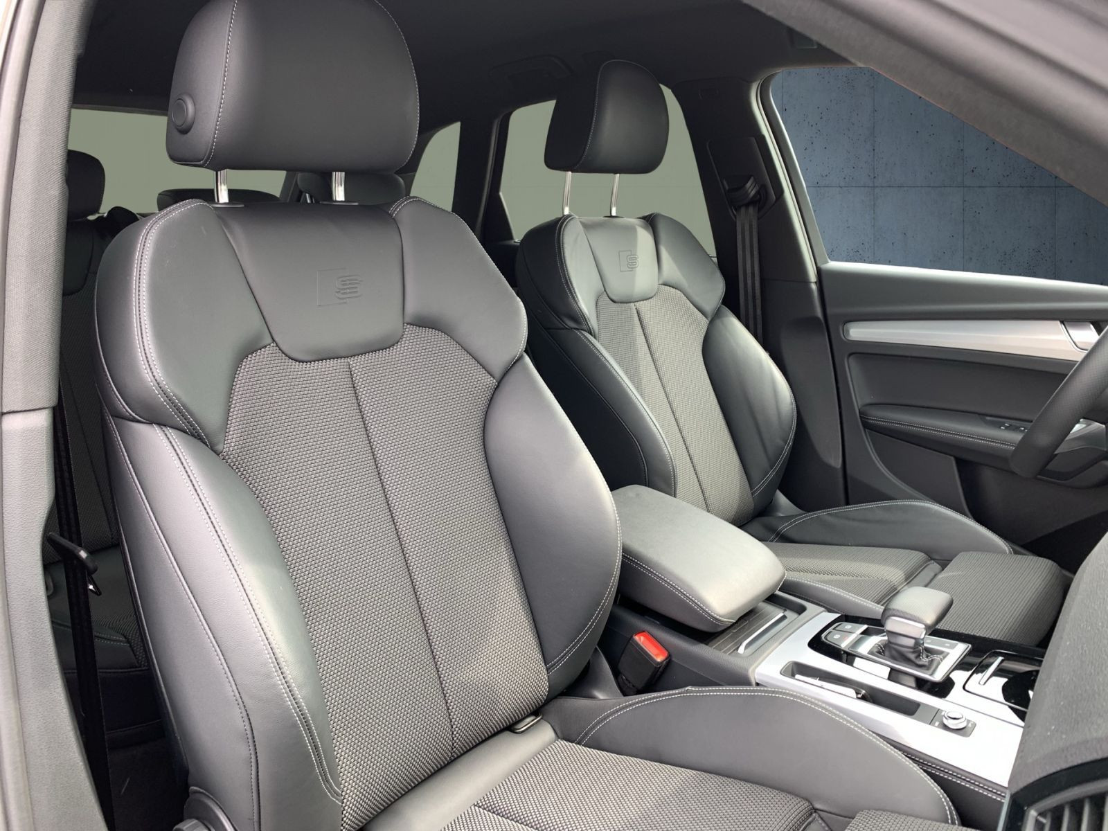 Audi - Q5_16