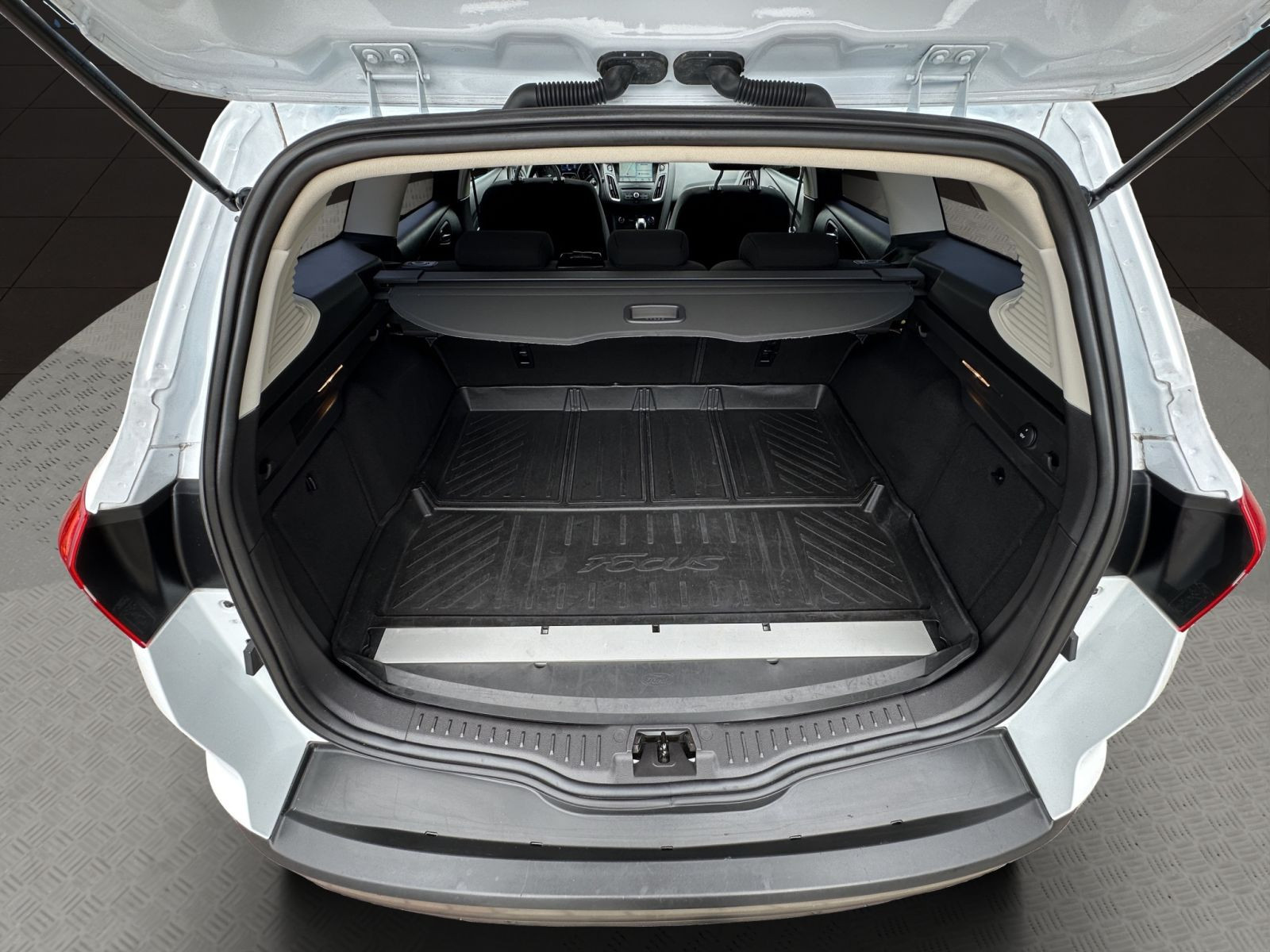 Ford - Focus_18