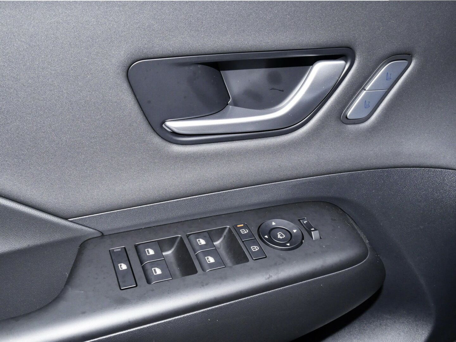 Hyundai - Kona_10
