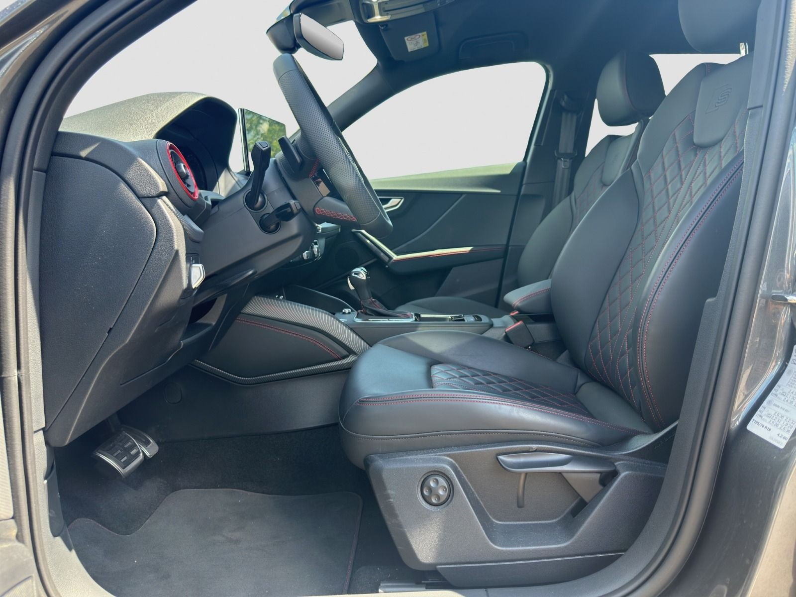 Audi - Q2_6