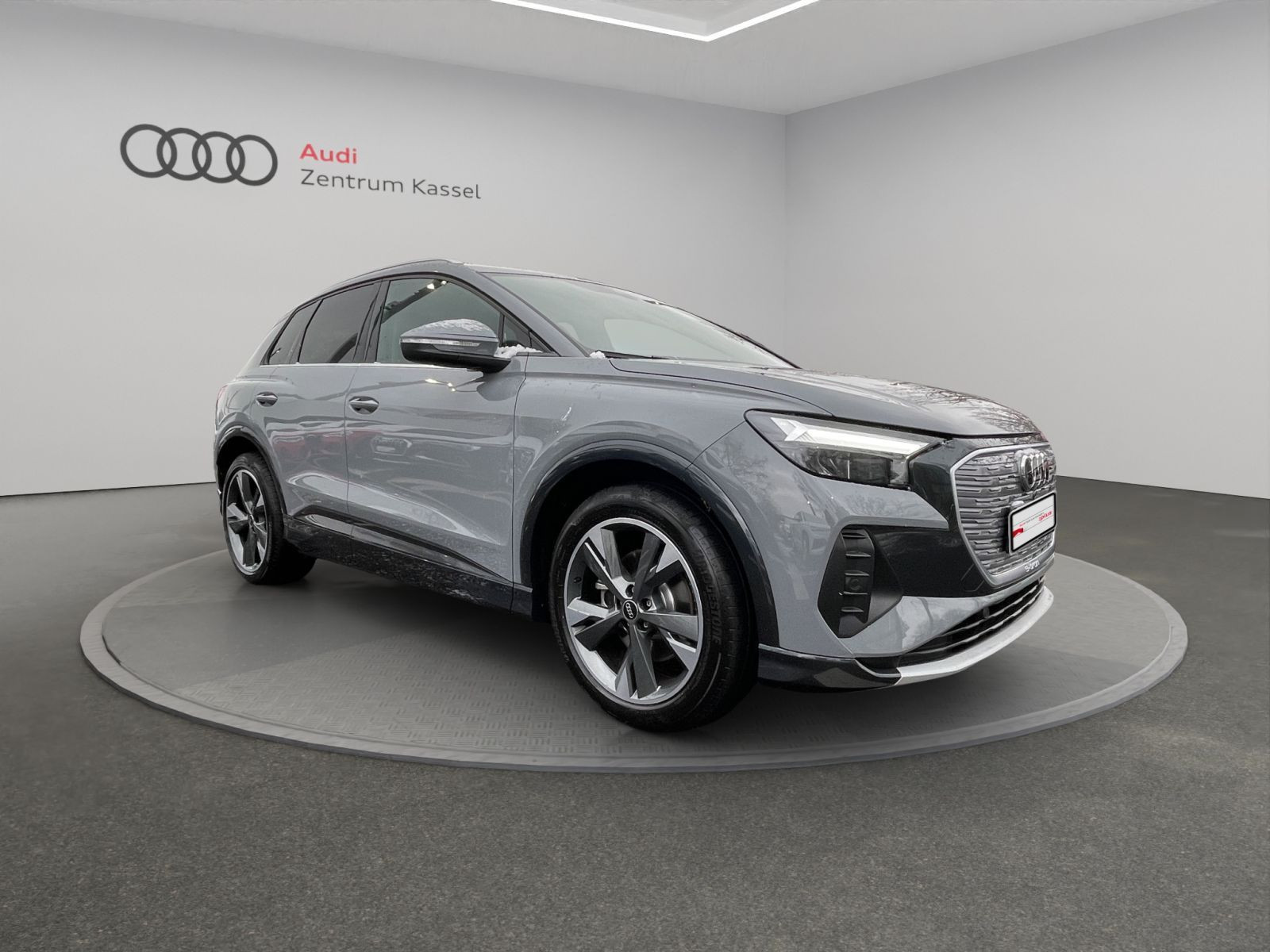 Audi - Q4_9