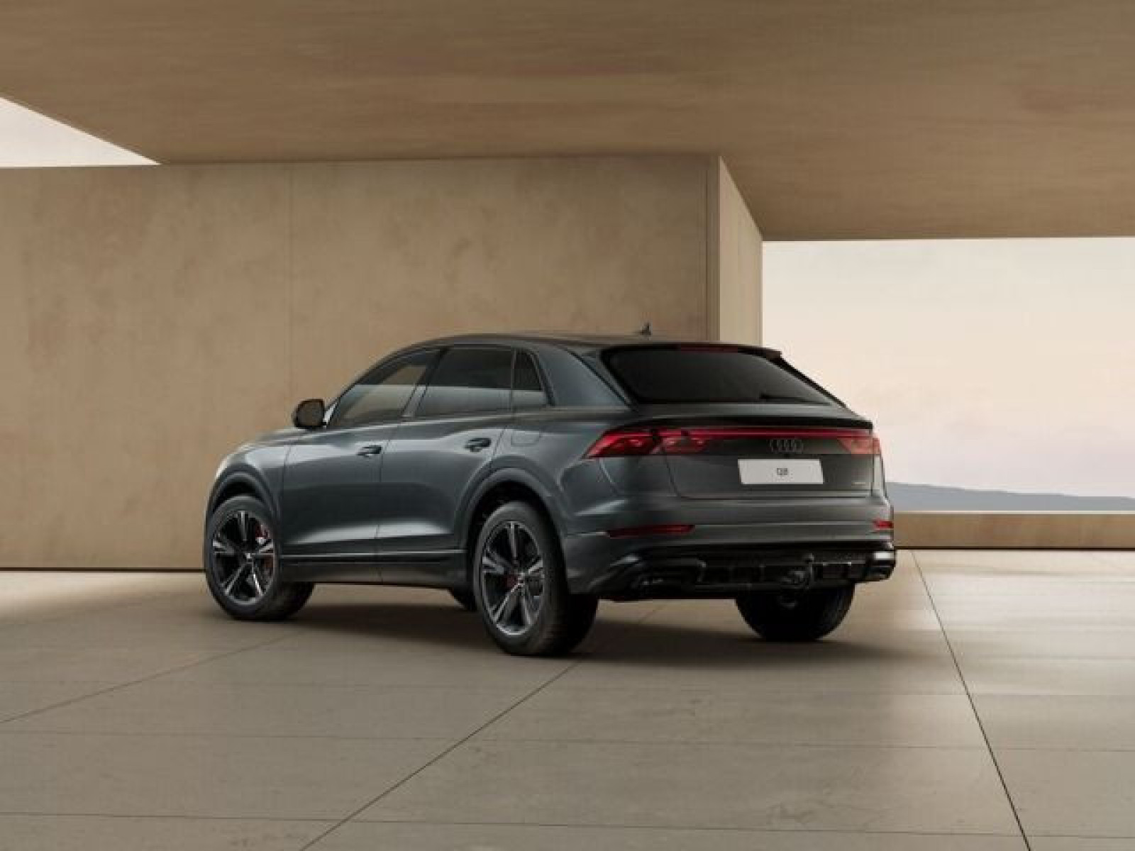 Audi - Q8_6