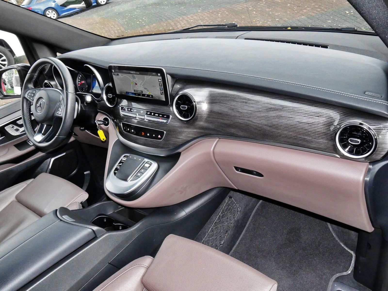 Mercedes-Benz - V 300_4