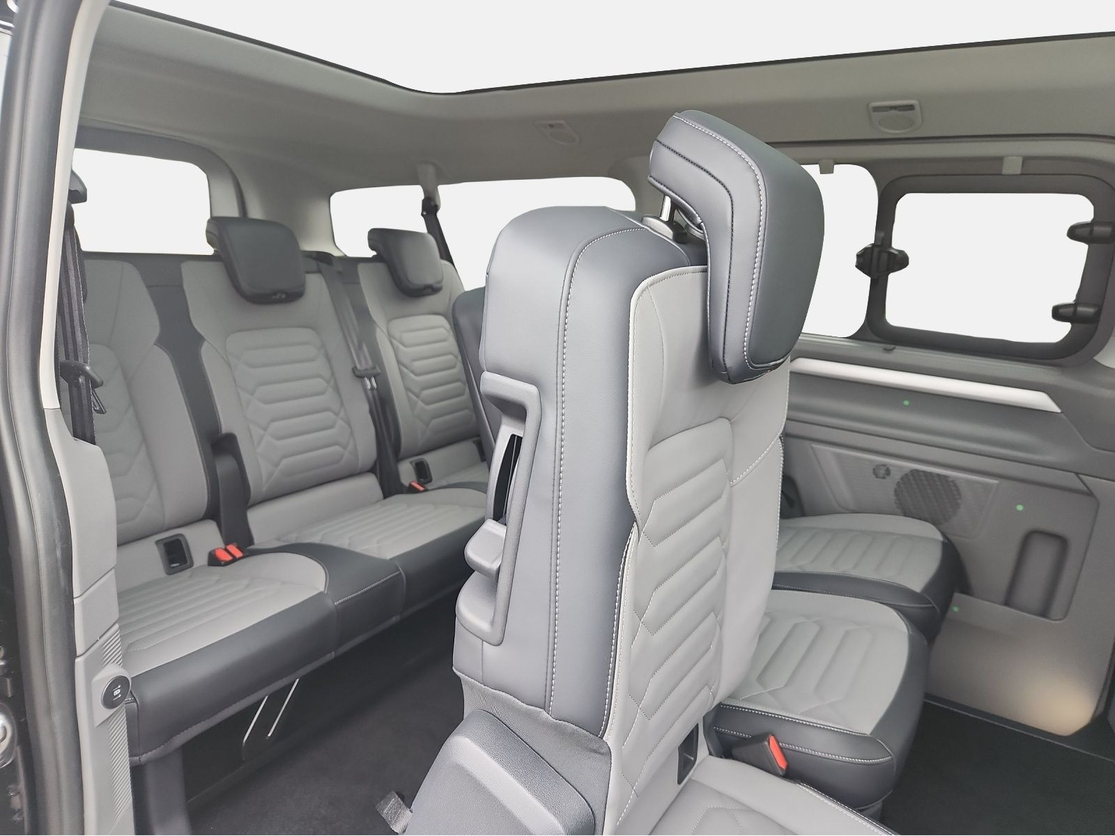 Volkswagen - Caravelle_16