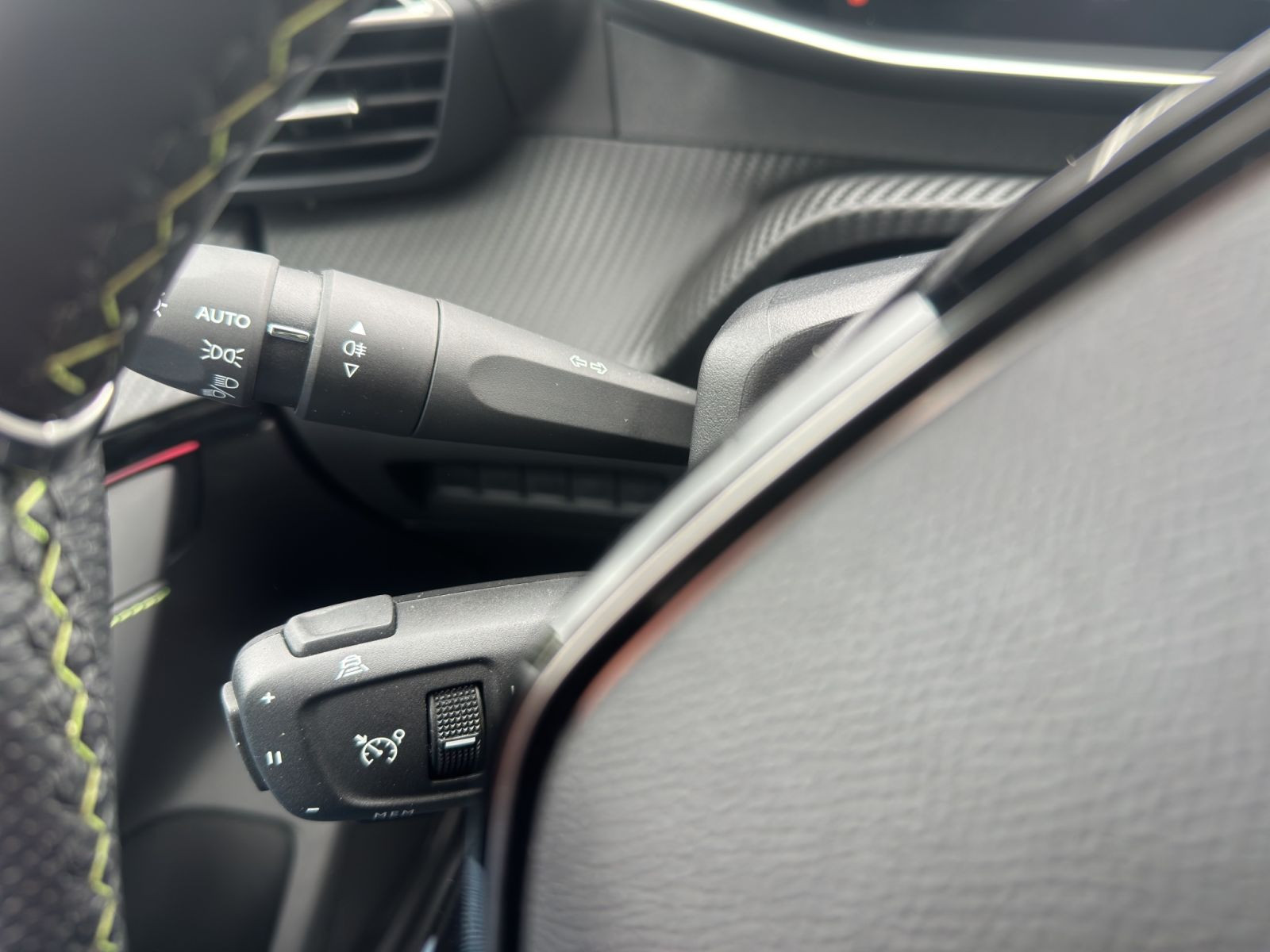 Peugeot - 208_17