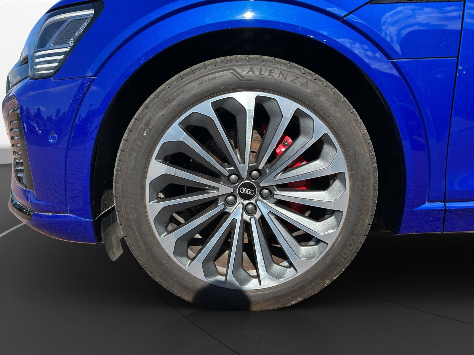 Audi - Q8 e-tron_16