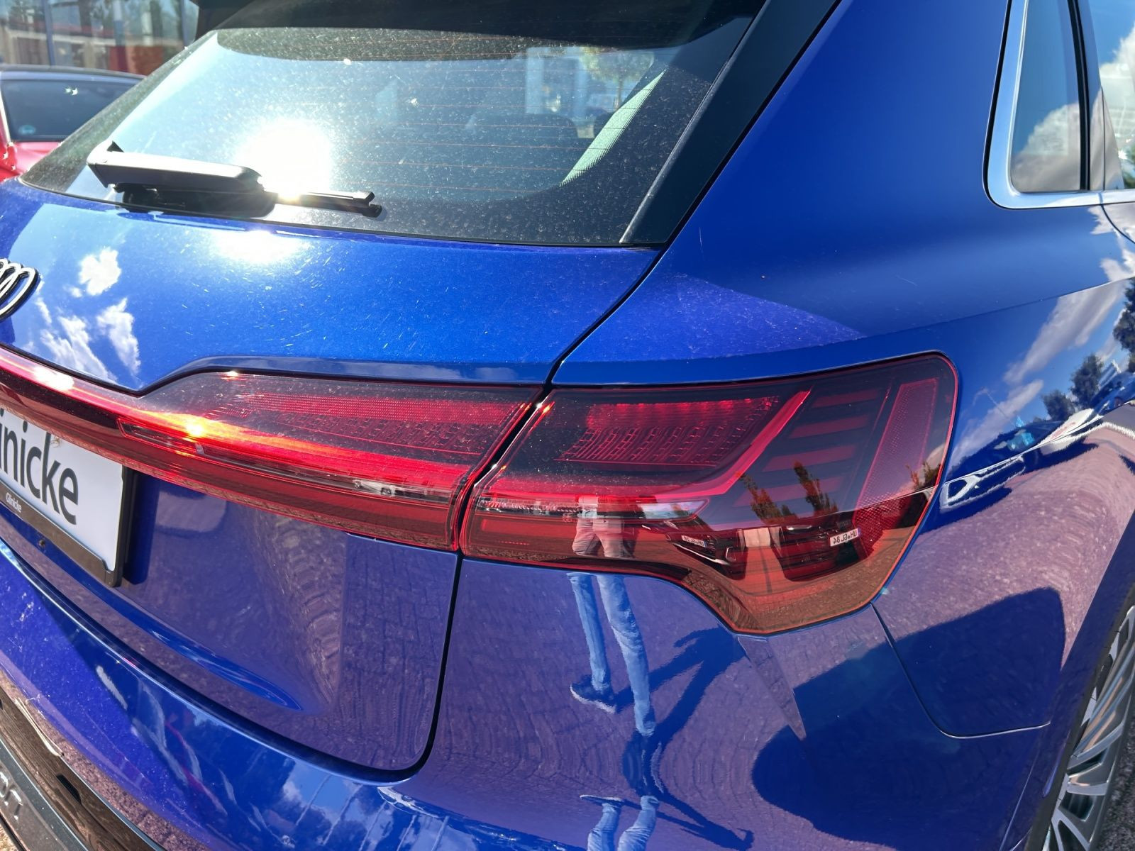 Audi - Q8 e-tron_25