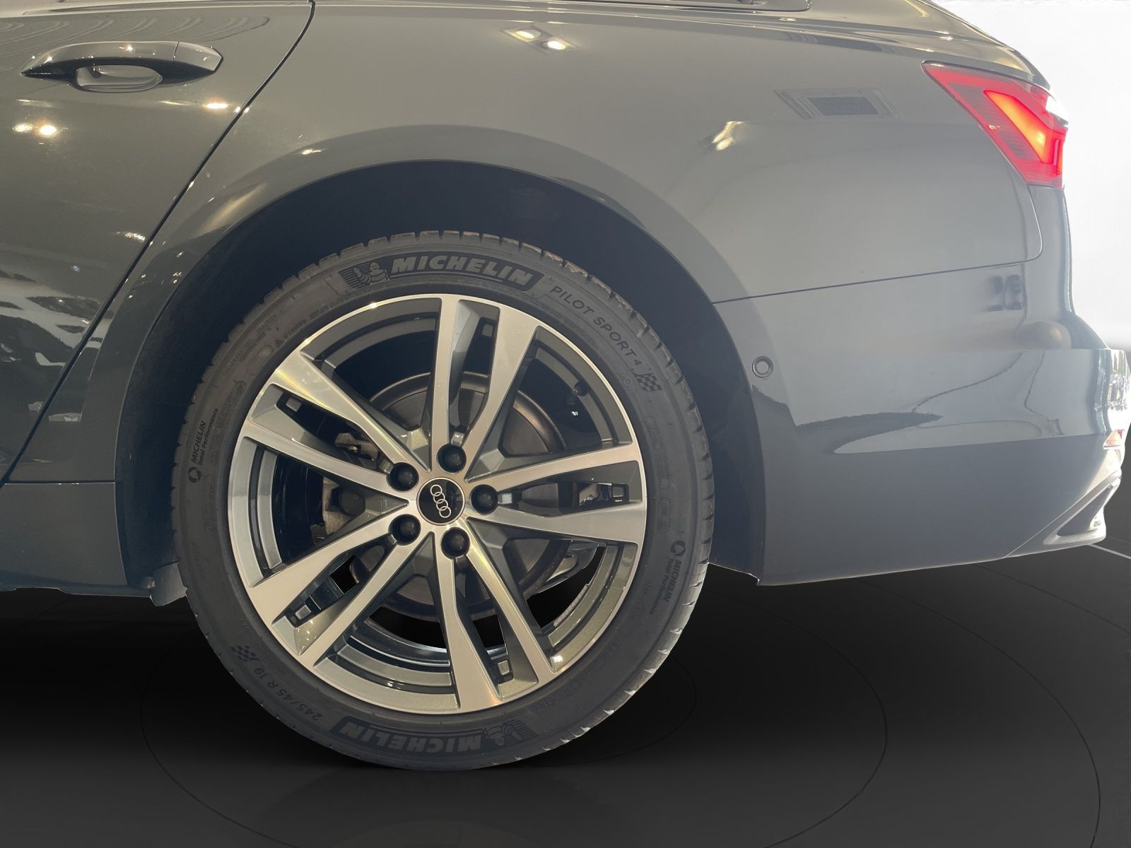 Audi - A6 Avant_14