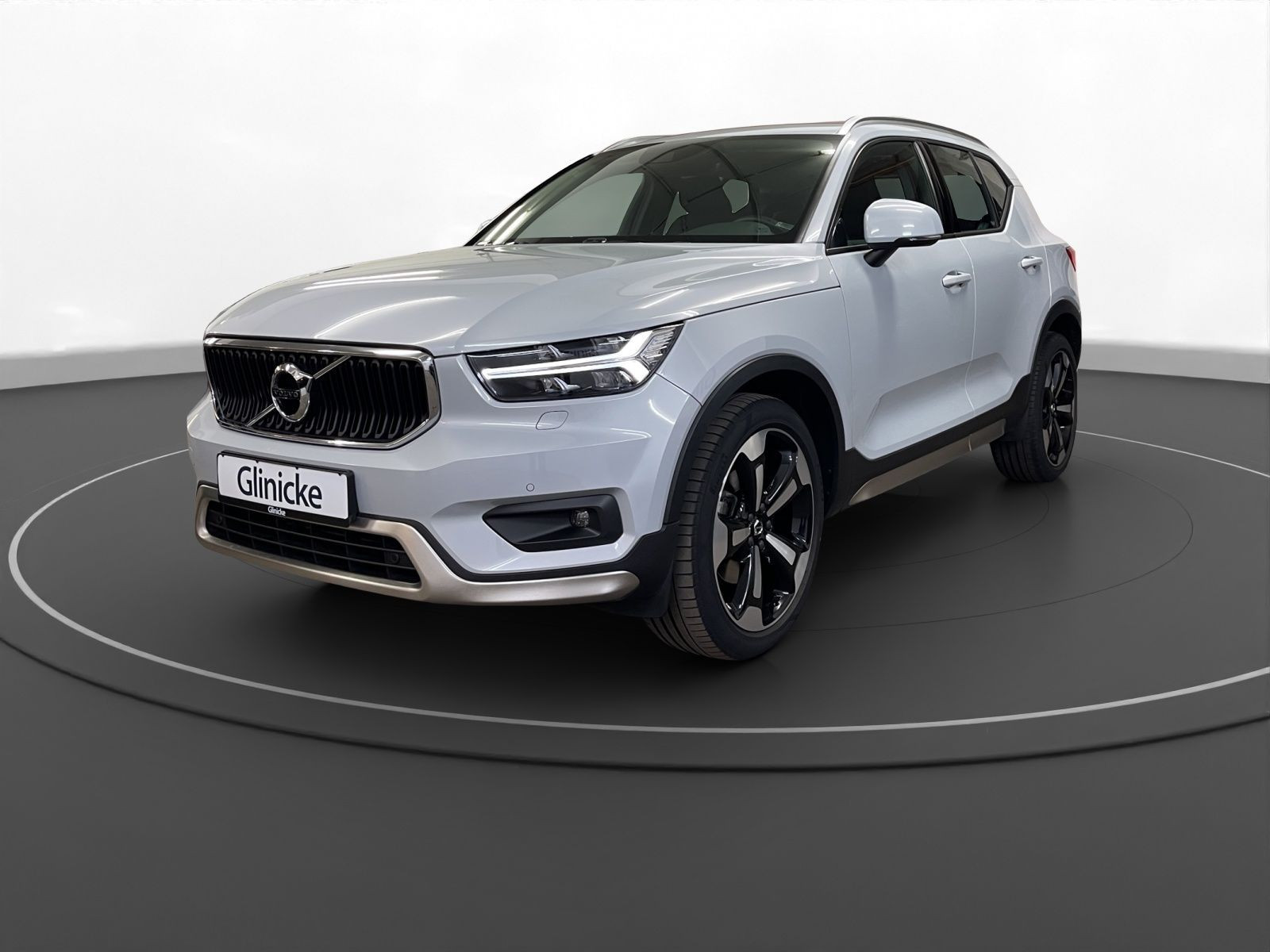 Volvo - XC40_1