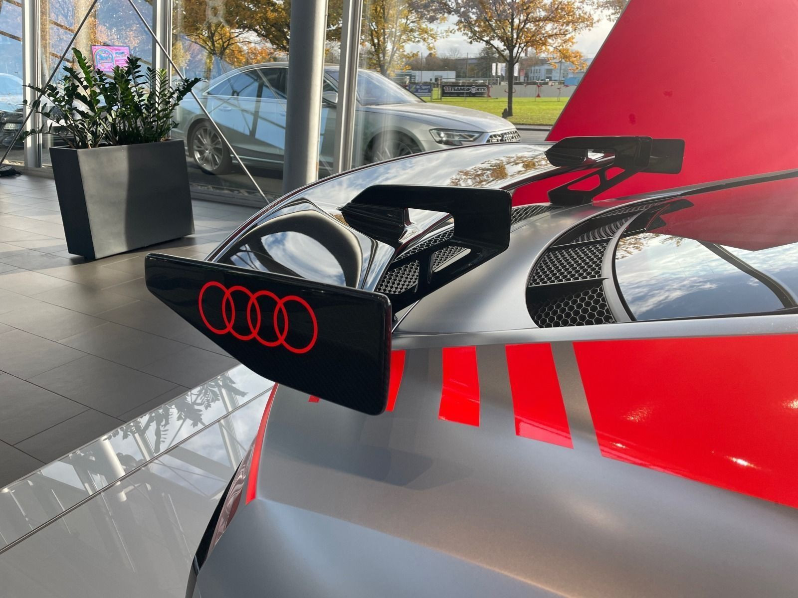 Audi - R8_8