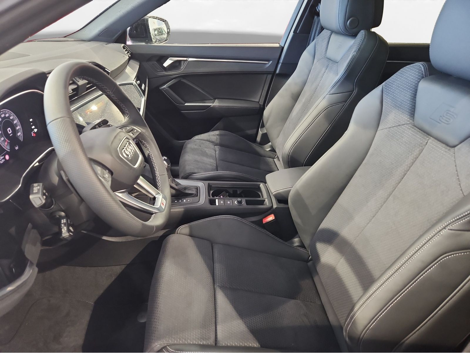 Audi - Q3_10