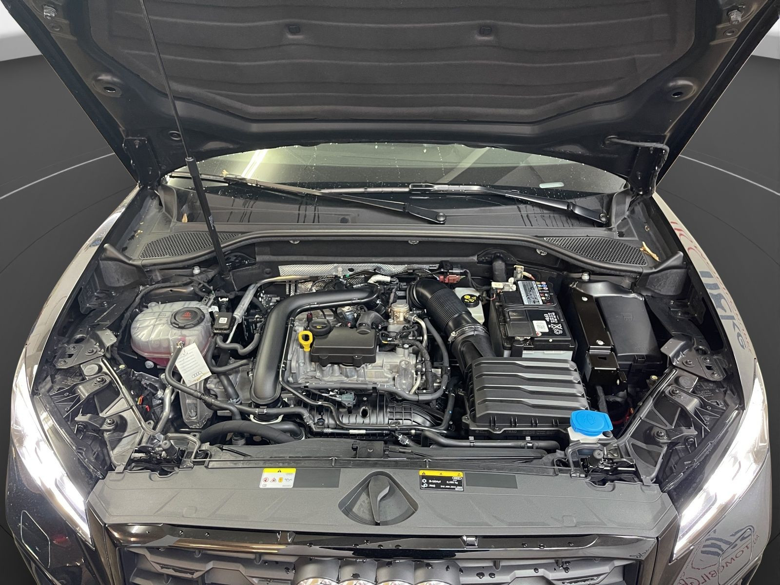 Audi - Q2_21