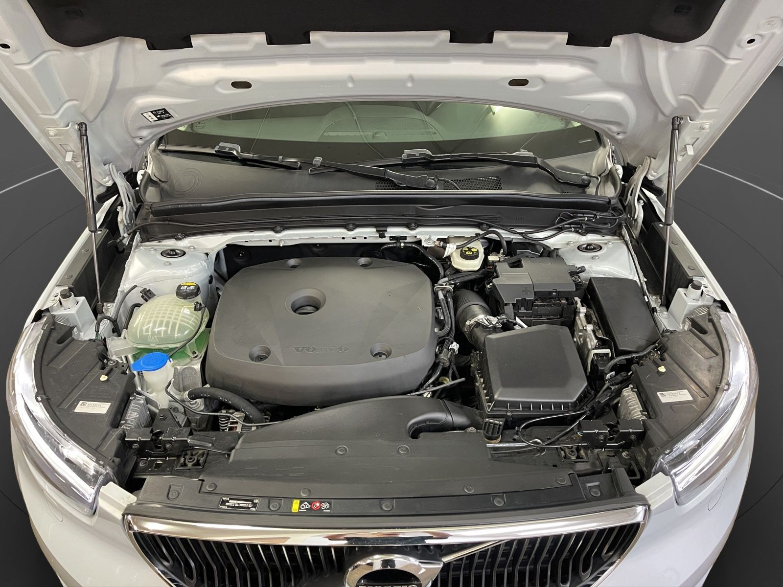 Volvo - XC40_21