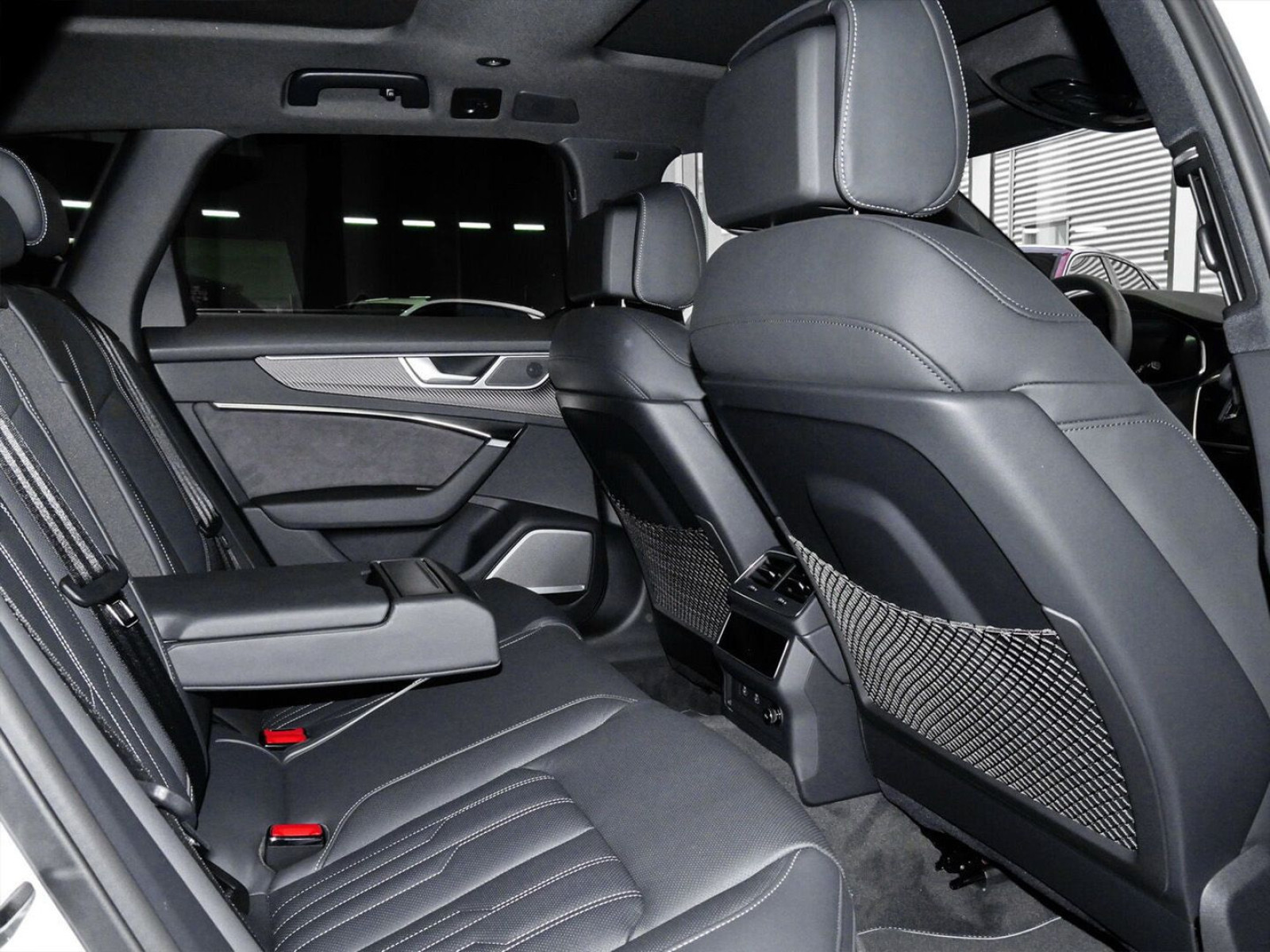 Audi - S6_9
