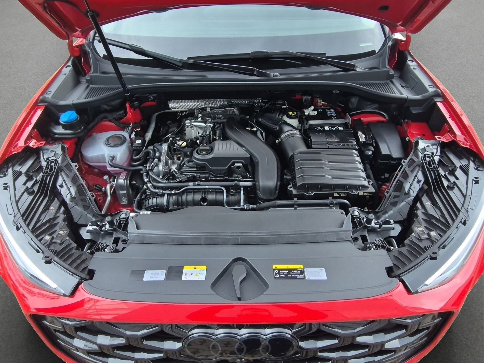 Audi - Q3_24