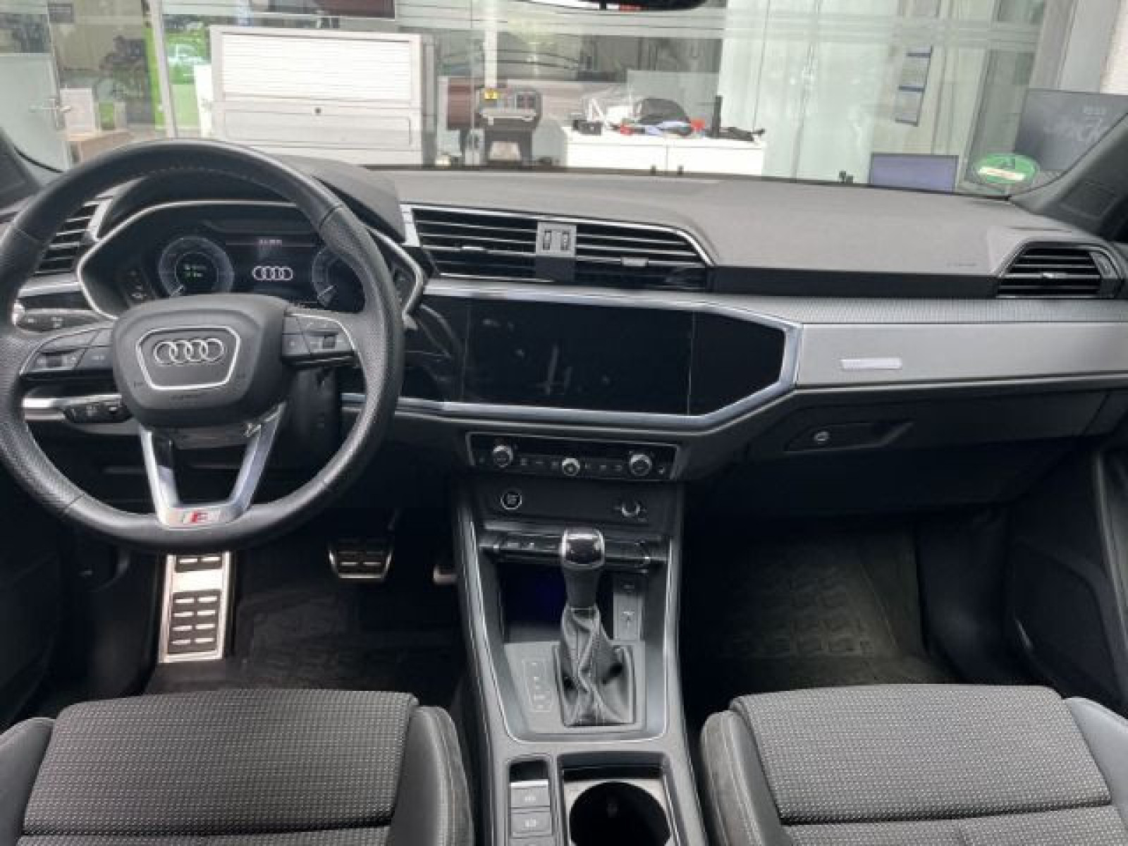 Audi - Q3_3