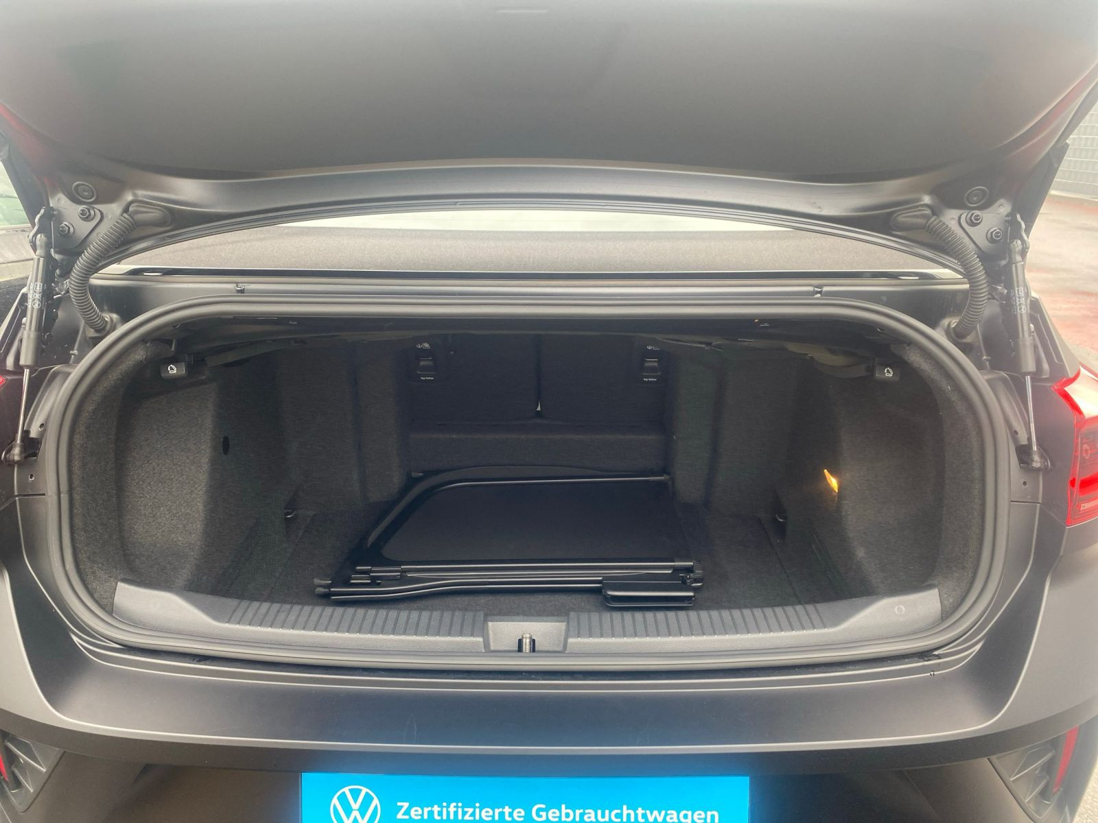 Volkswagen - T-Roc Cabriolet_15