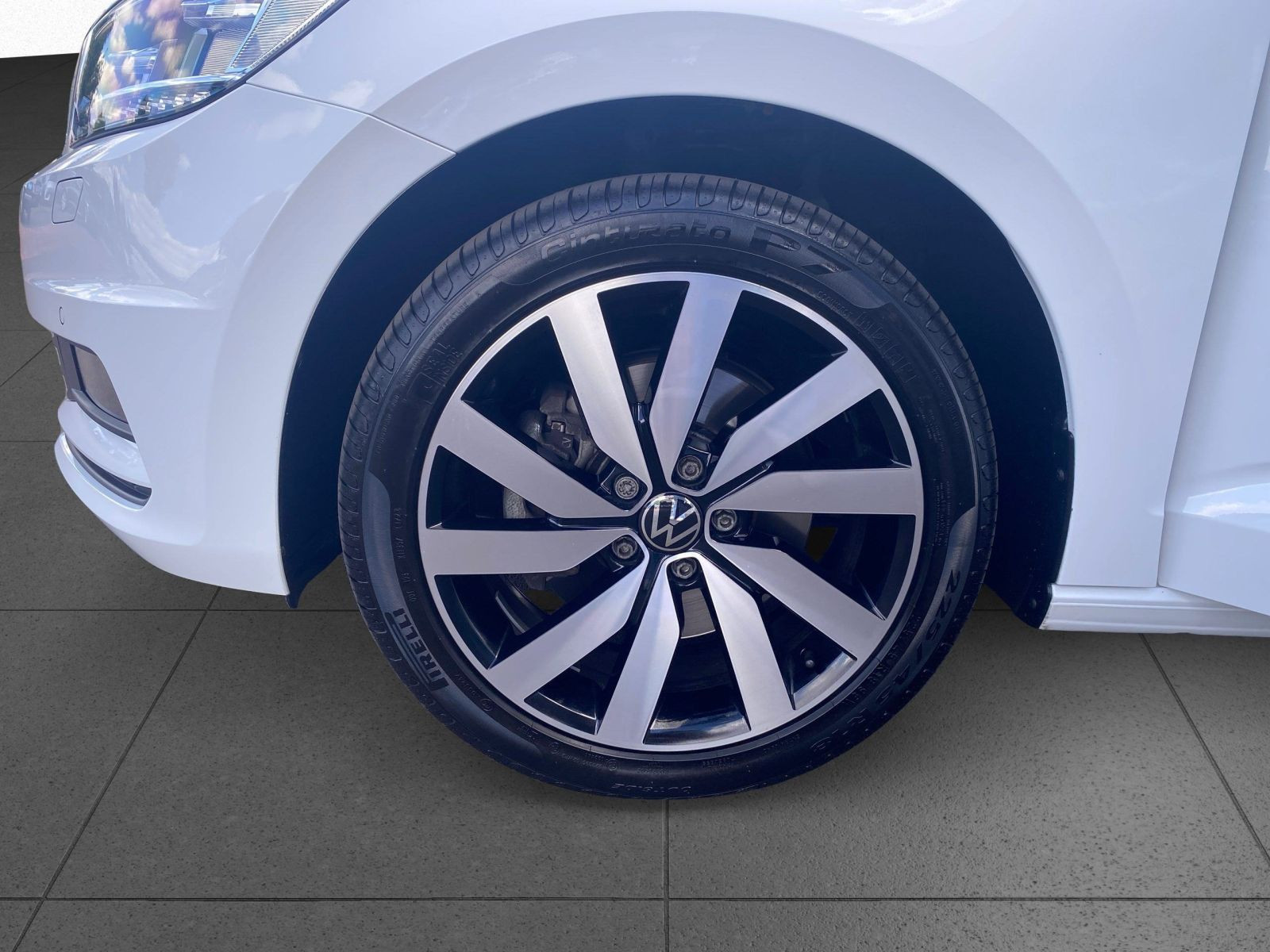 Volkswagen - Touran_9