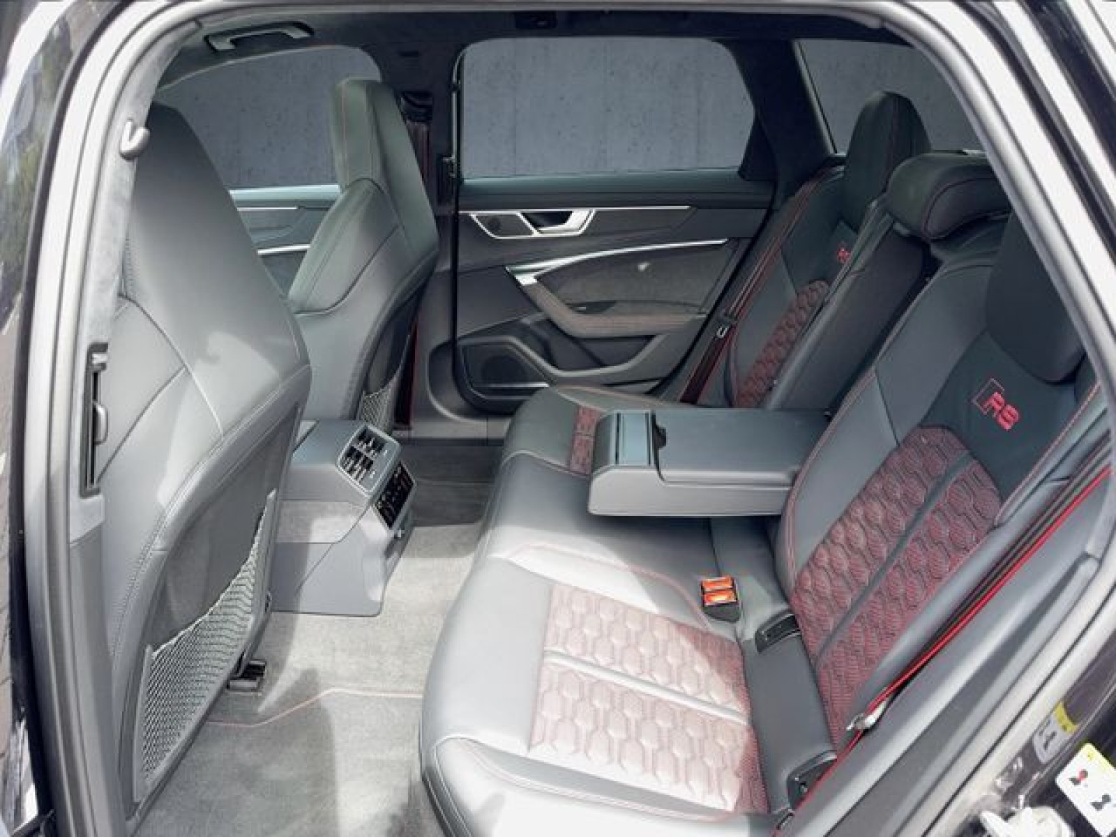 Audi - RS 6 Avant_15