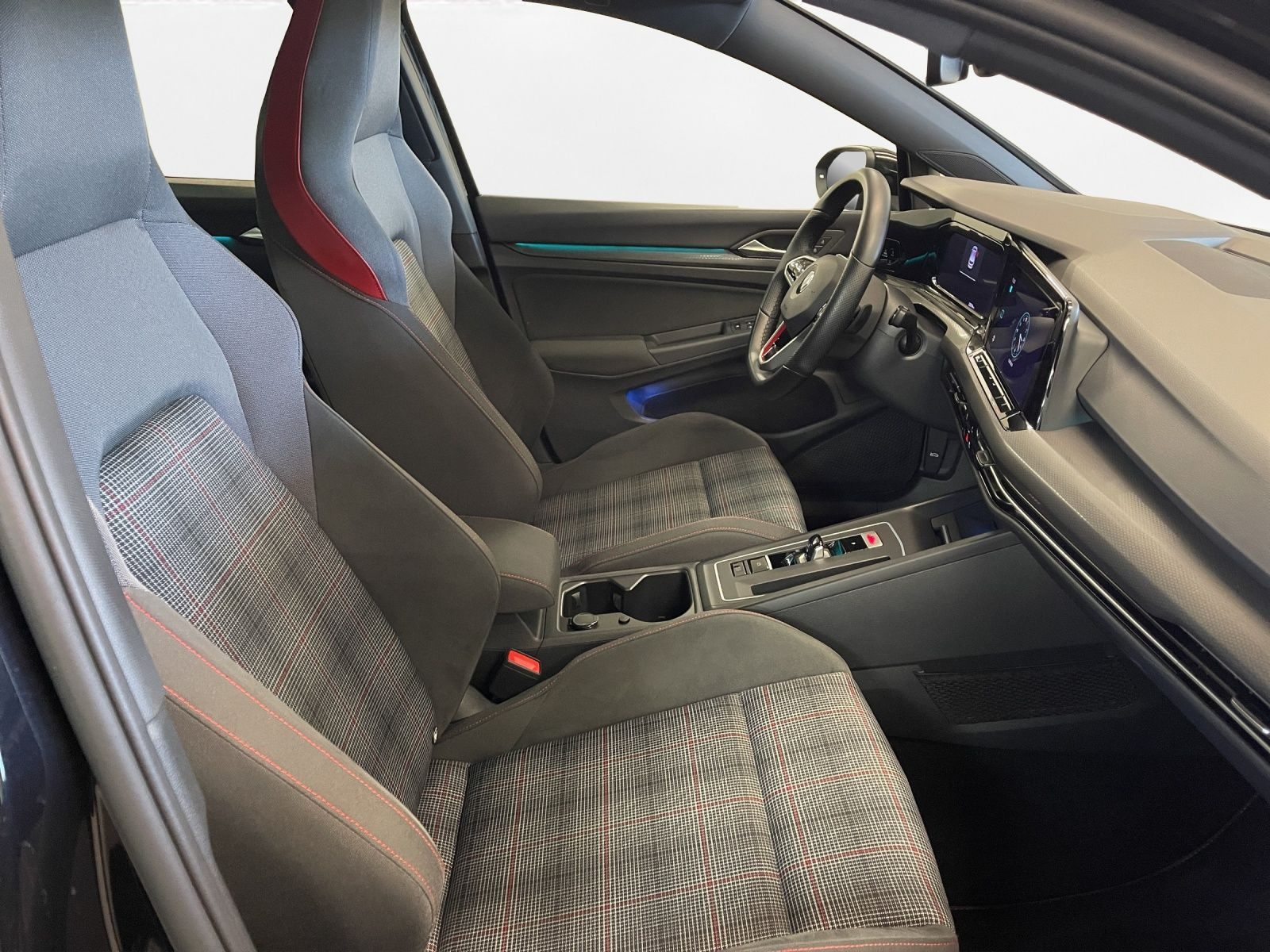 Volkswagen - Golf GTI_18