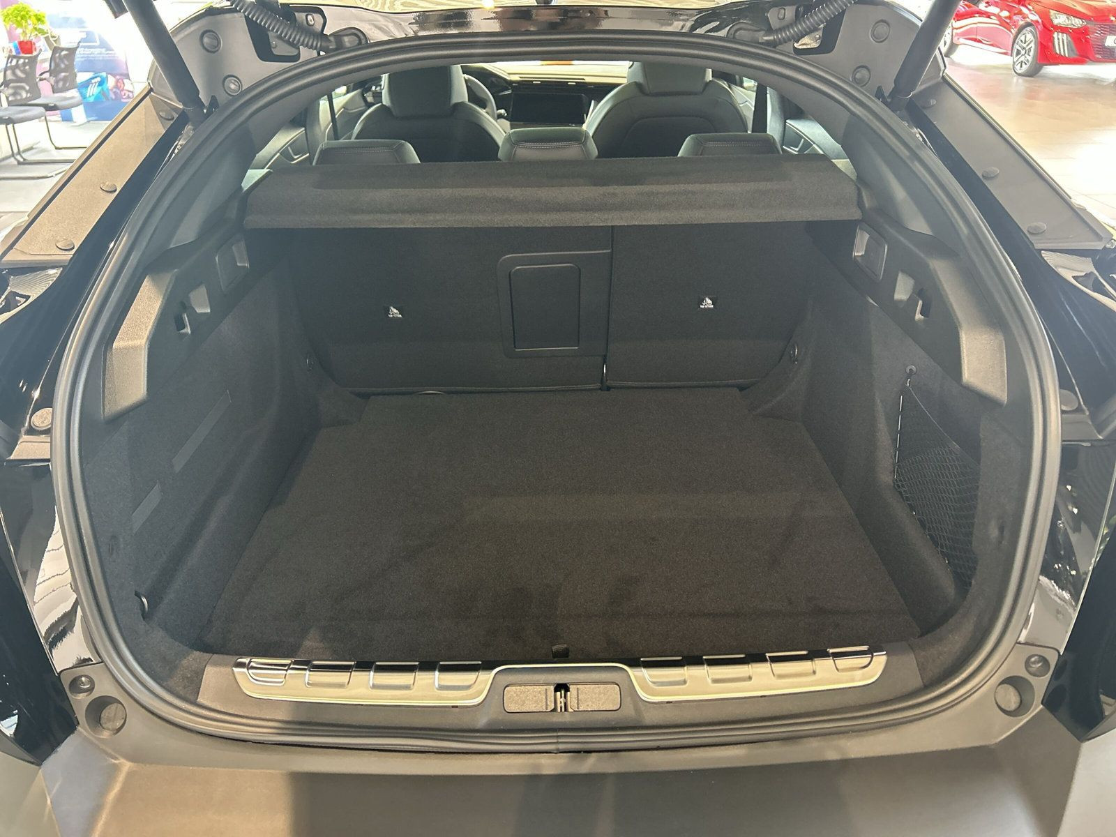 Peugeot - 408_9