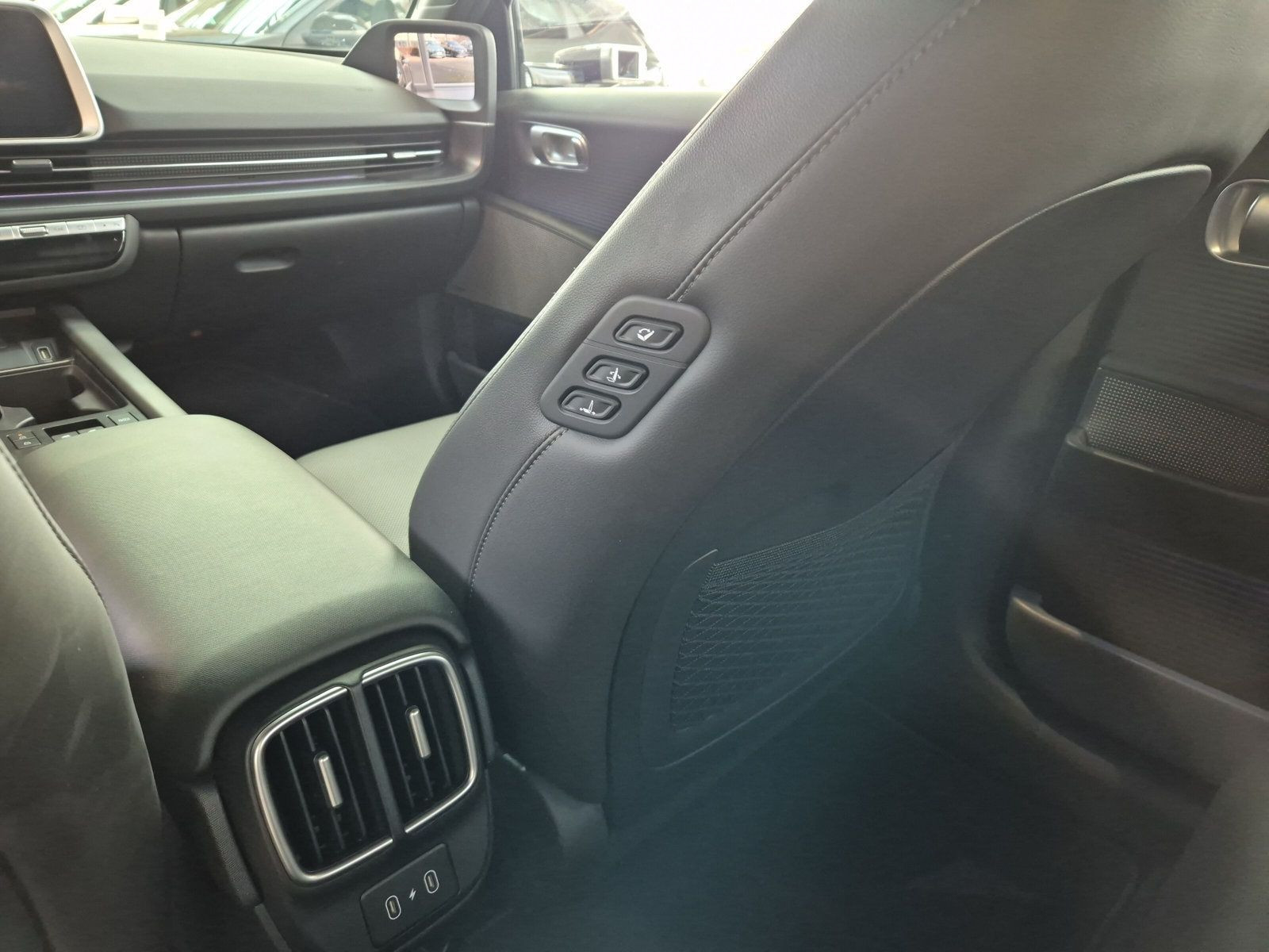 Hyundai - IONIQ 6_11