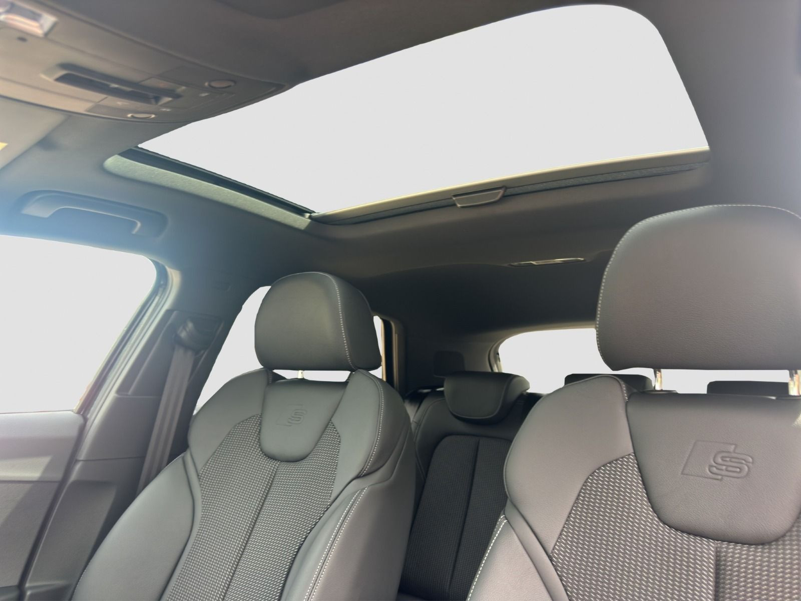 Audi - Q2_26