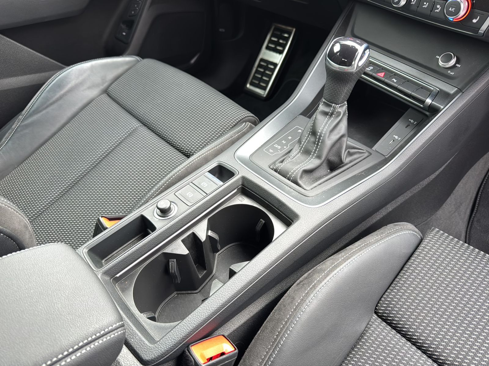Audi - Q3_20 Audi - Q3_20
