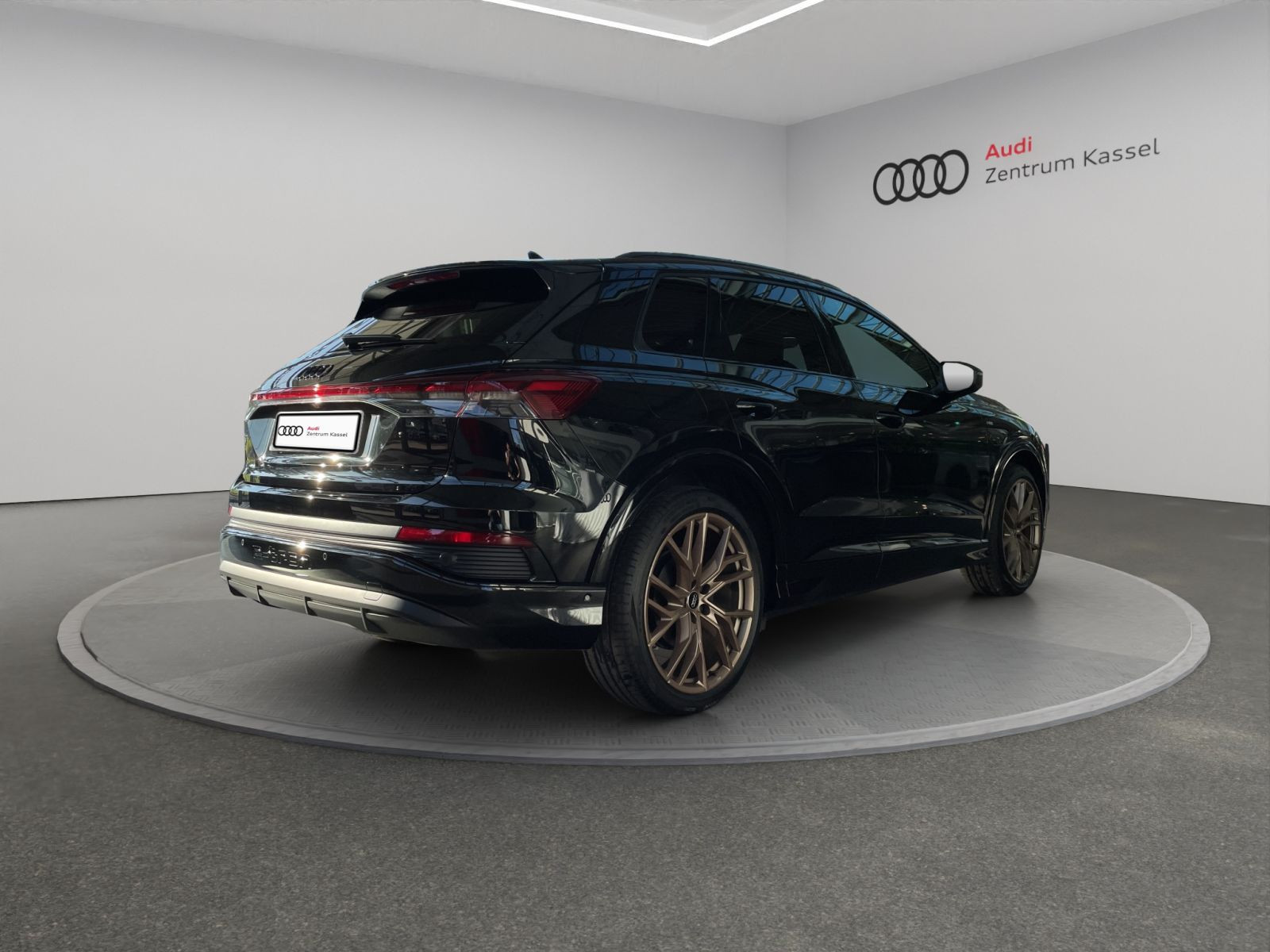 Audi - Q4_7