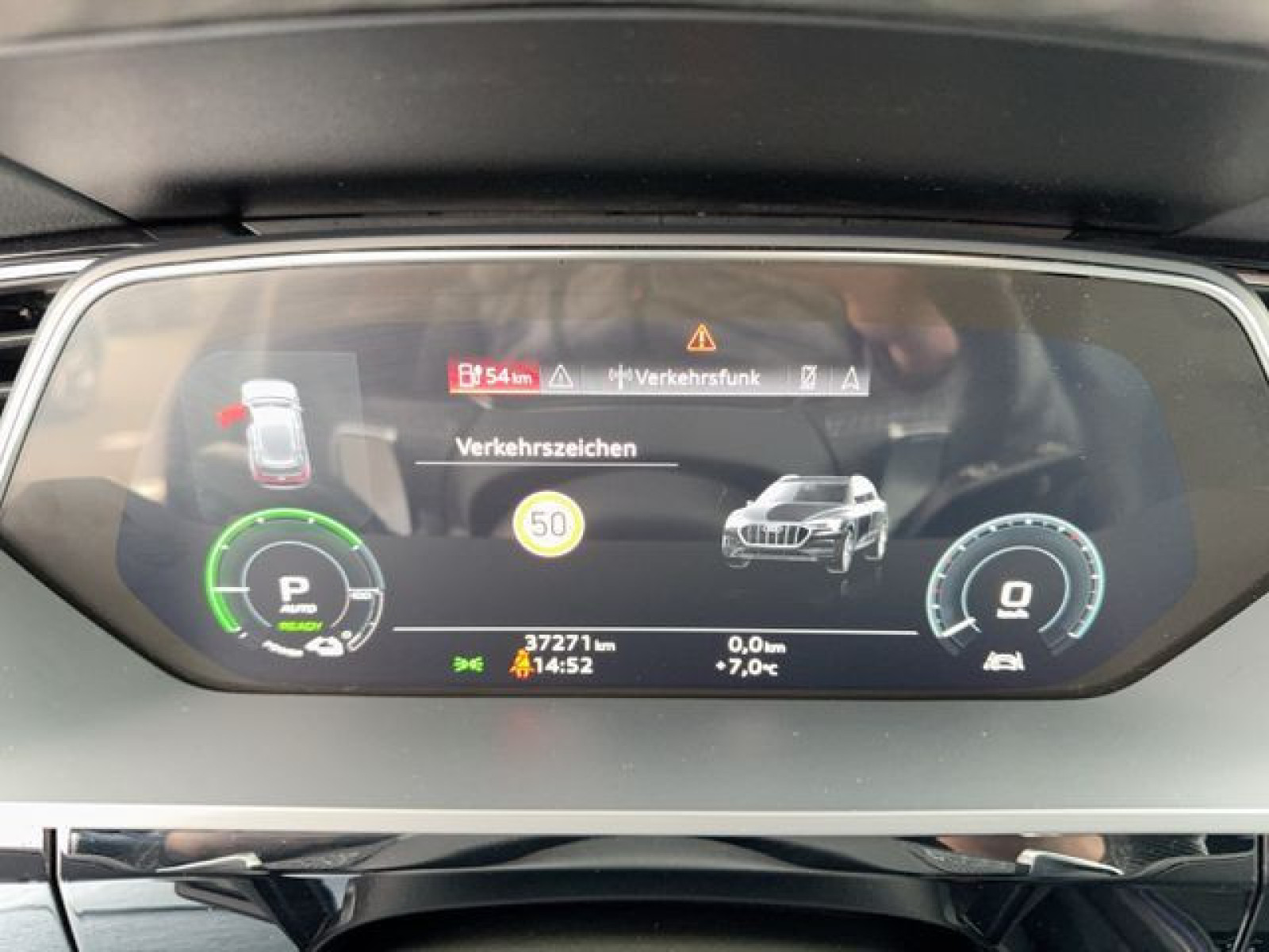 Audi - e-tron_12