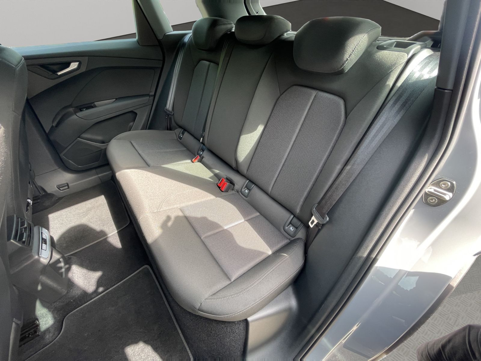 Audi - Q4_18