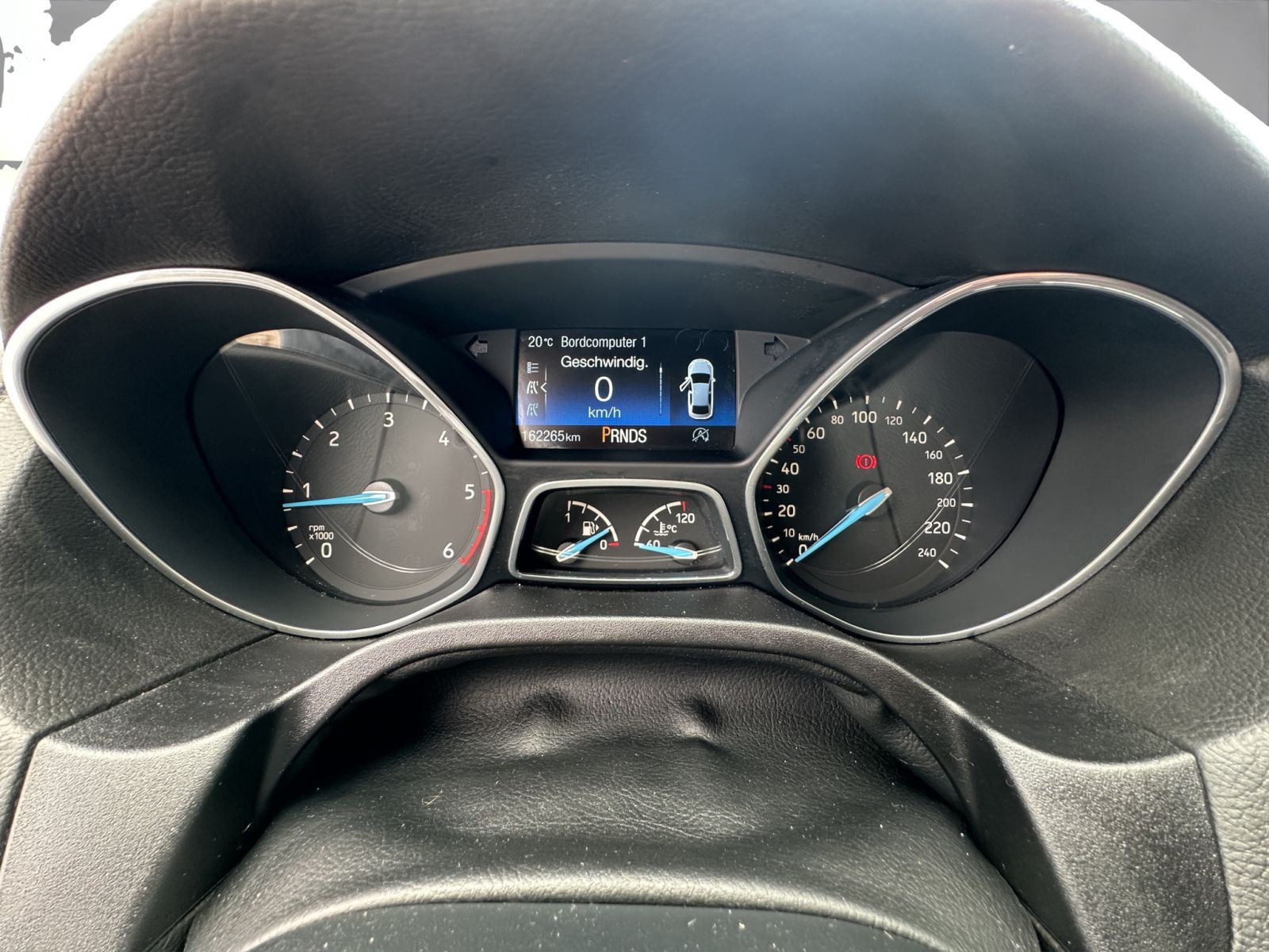 Ford - Focus_11
