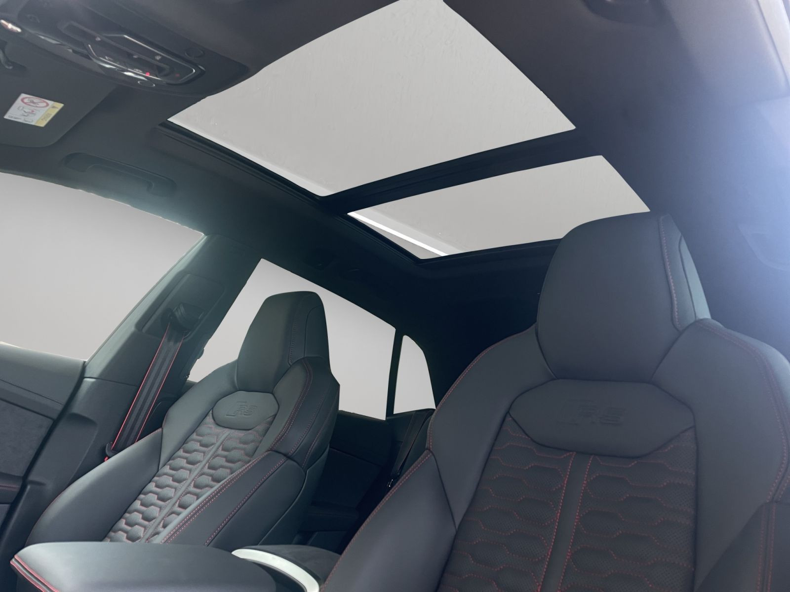 Audi - RS Q8_22
