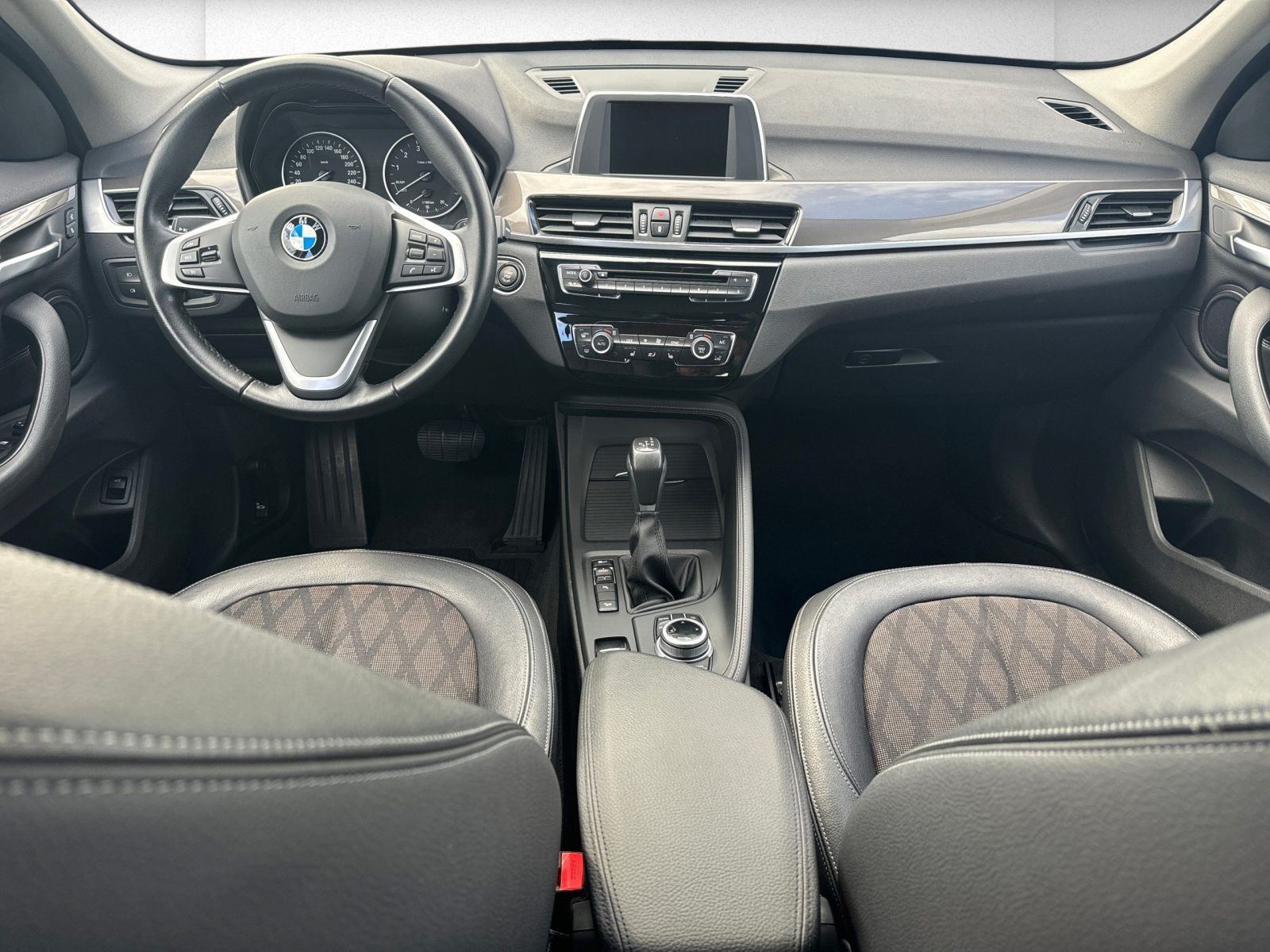 BMW - X1_11