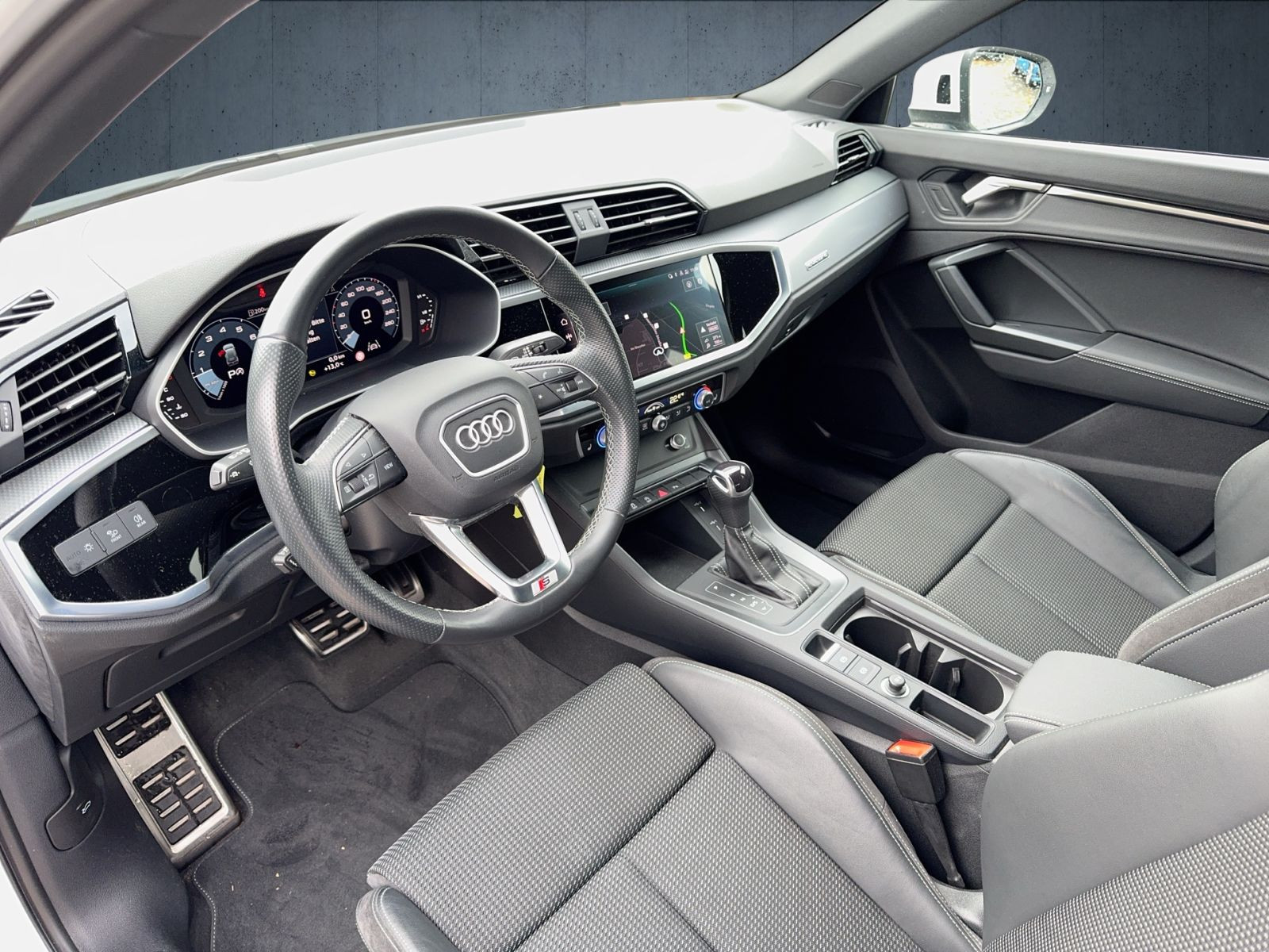 Audi - Q3_9 Audi - Q3_9