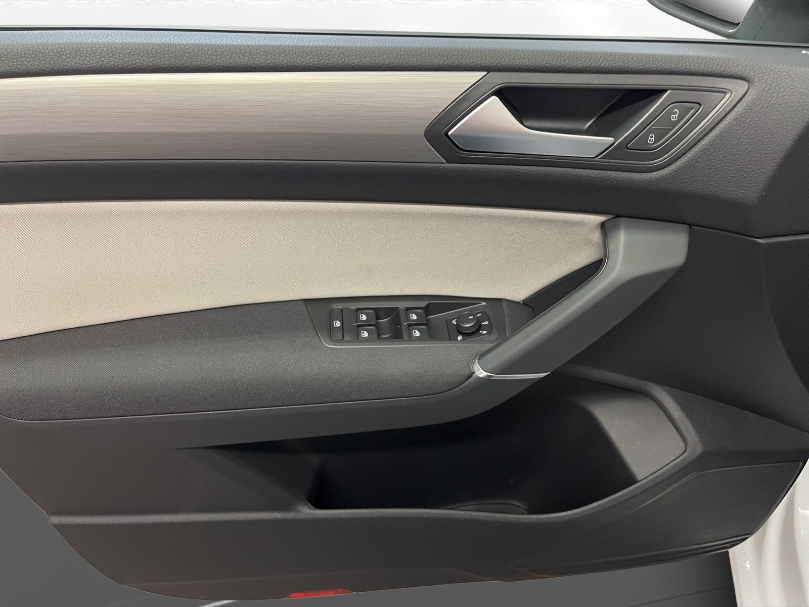 Volkswagen - Touran_12
