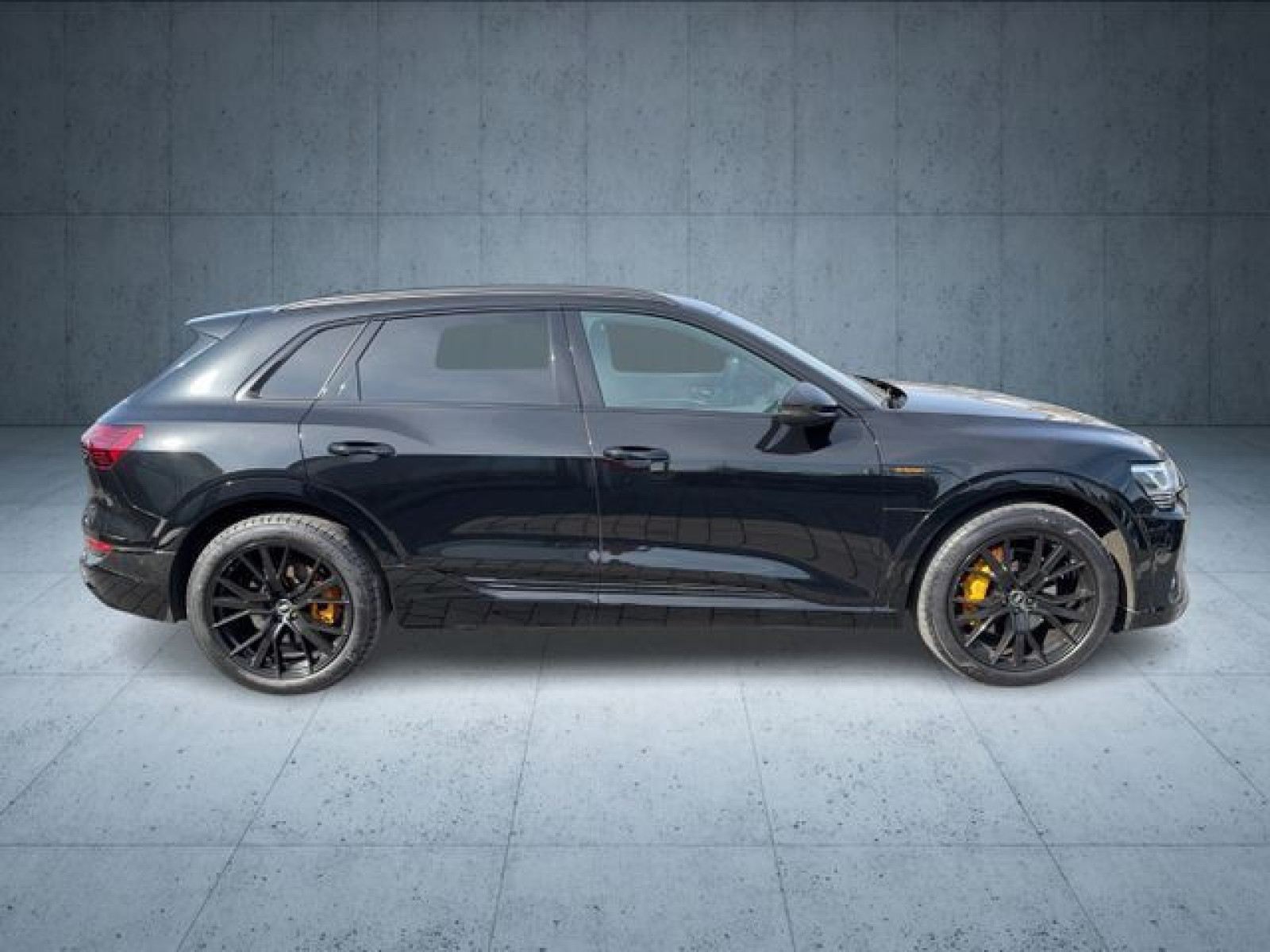 Audi - e-tron_8
