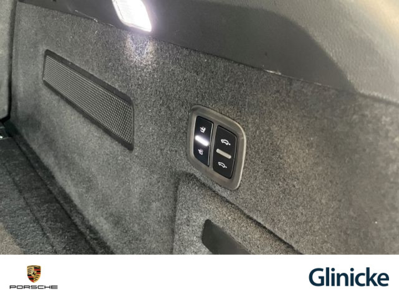 Porsche - Cayenne_24