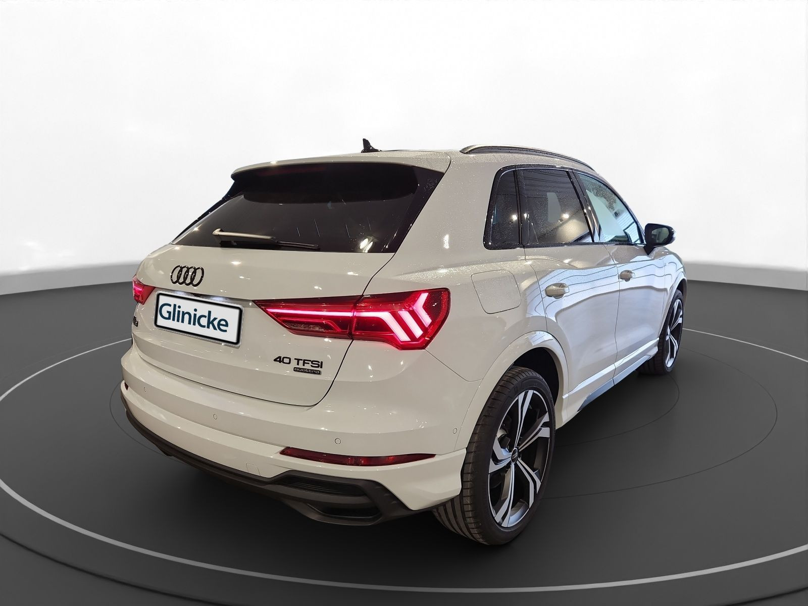 Audi - Q3_2
